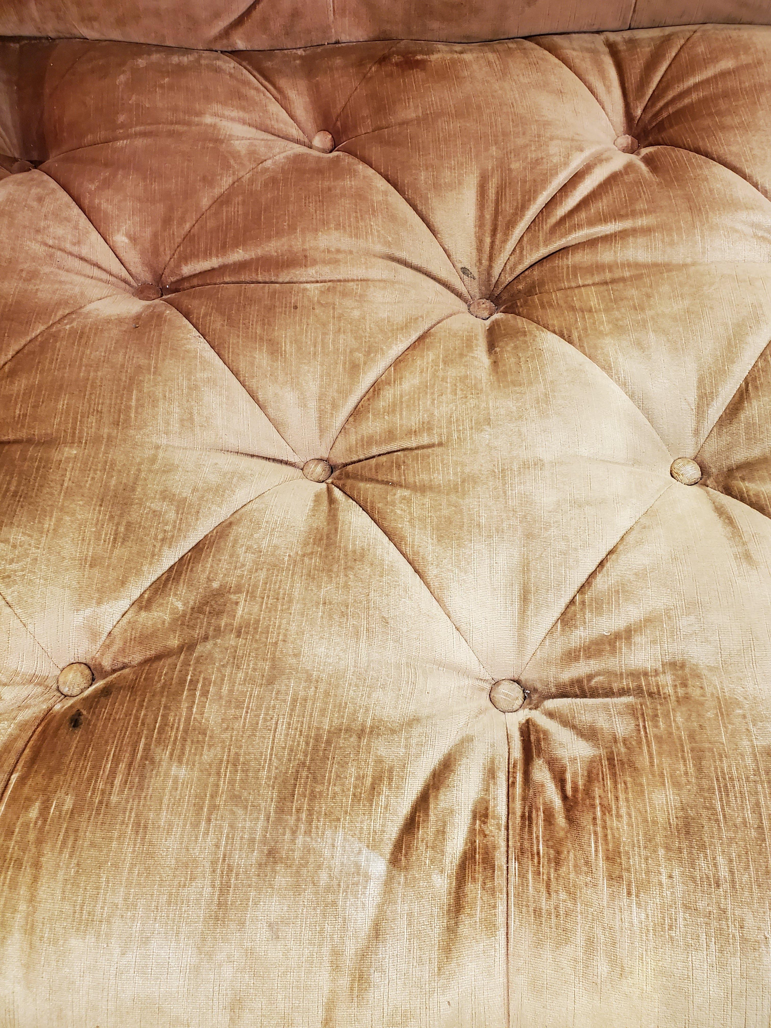 Large 19th Century English Yellow Gold Velvet Chesterfield 2