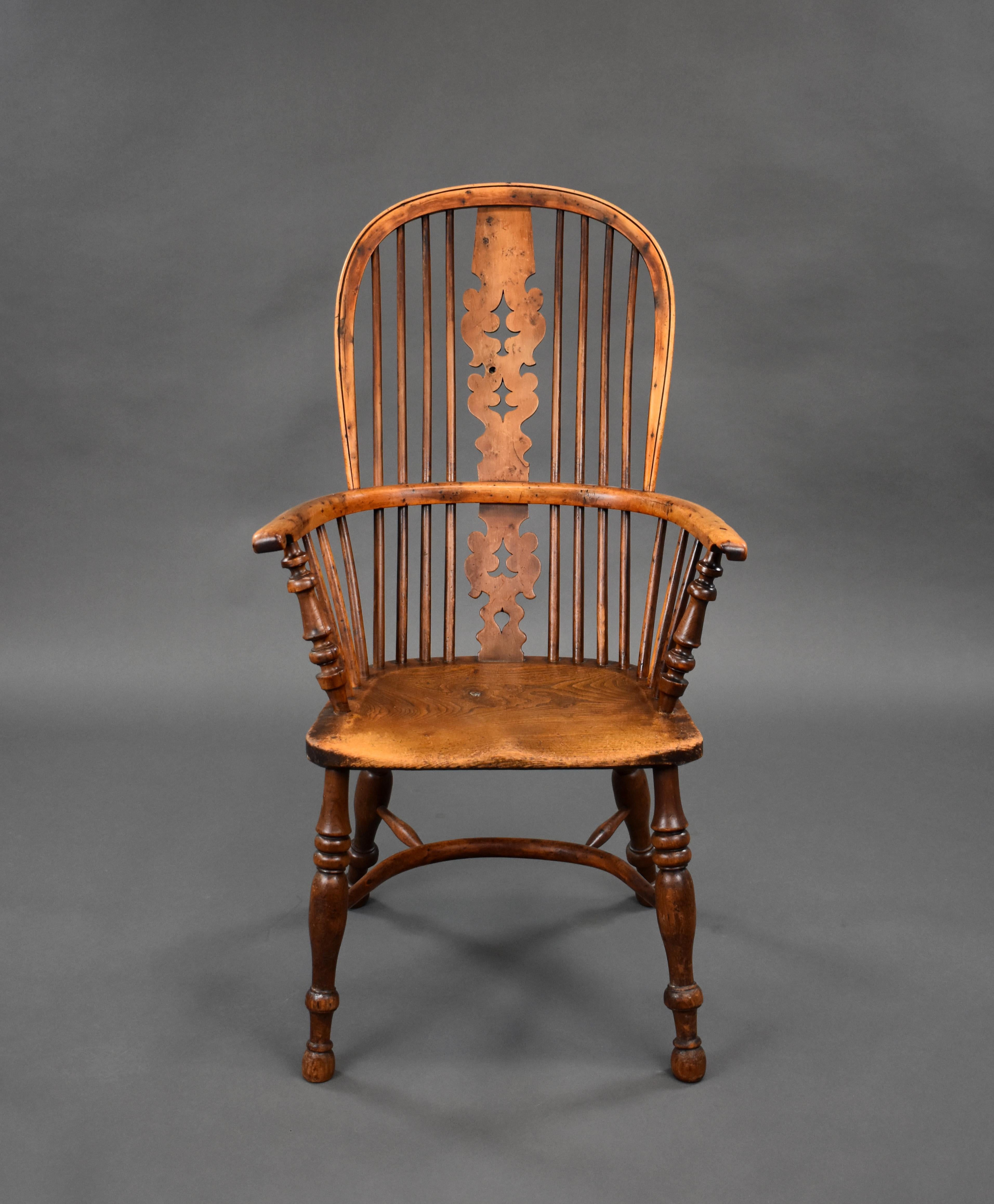 19th Century English Yew & Elm High Back Windsor Chair In Good Condition For Sale In Chelmsford, Essex