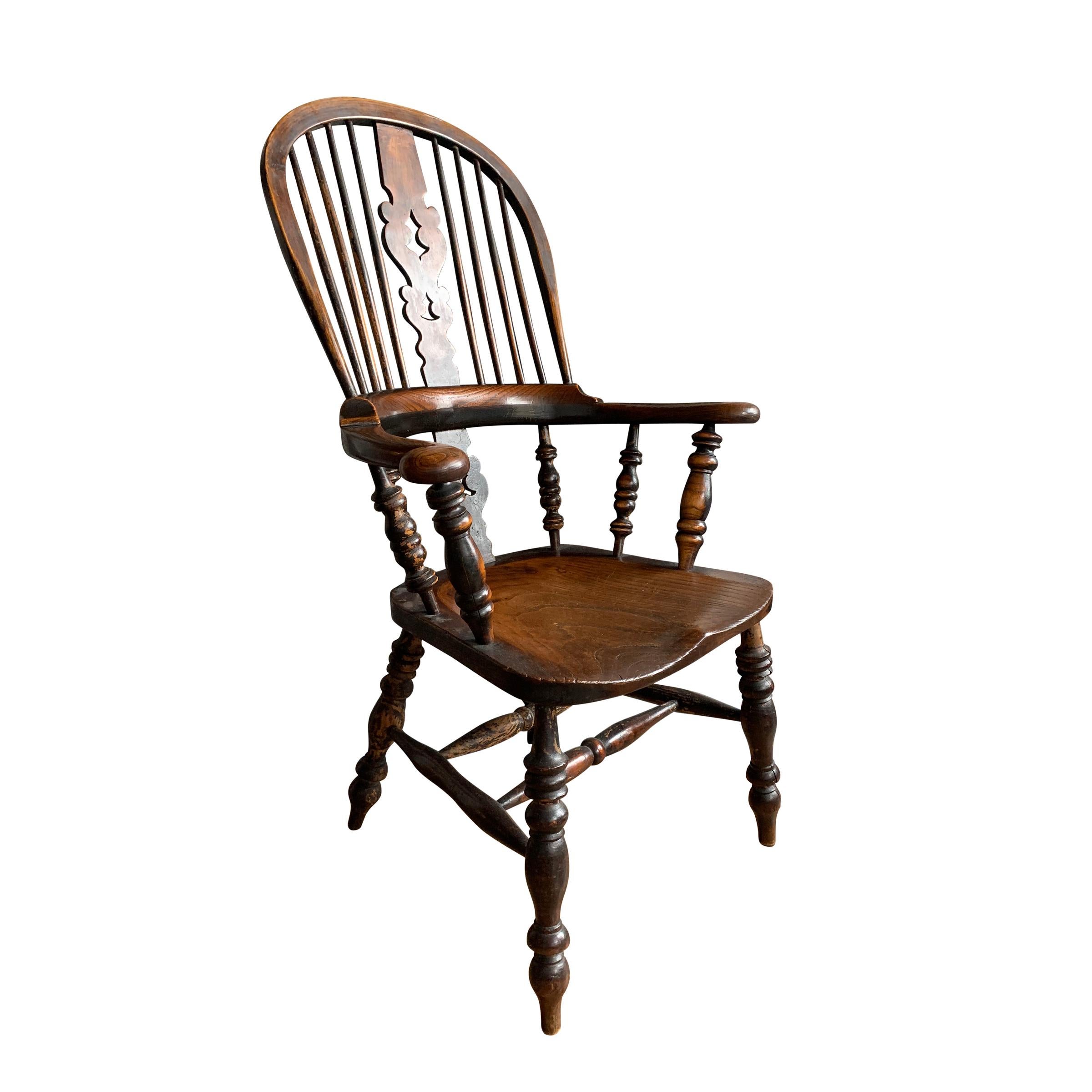 Country 19th Century English Yew Wood Windsor Chair
