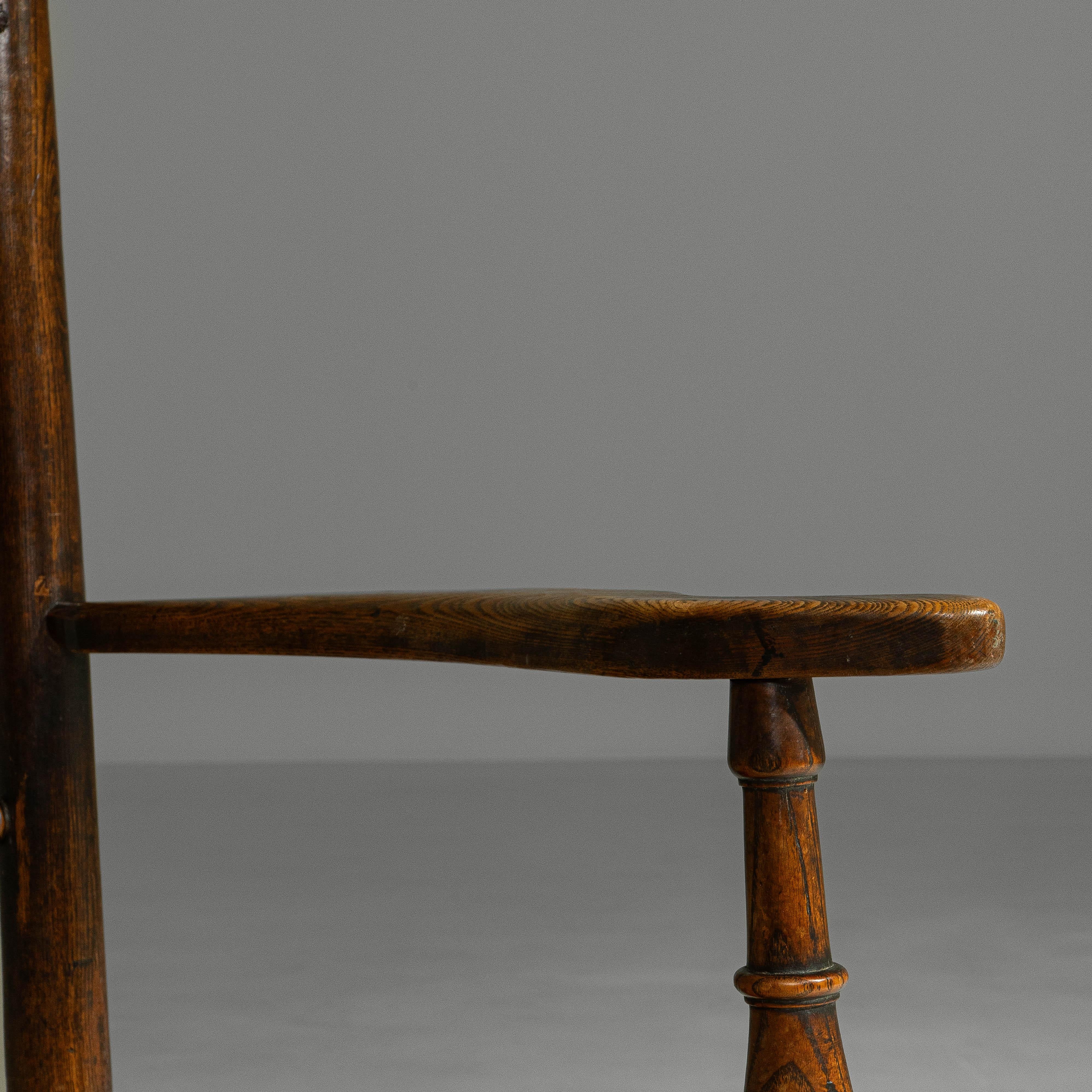 19th Century English Yorkshire Oak Spindle-Back Armchair im Angebot 4