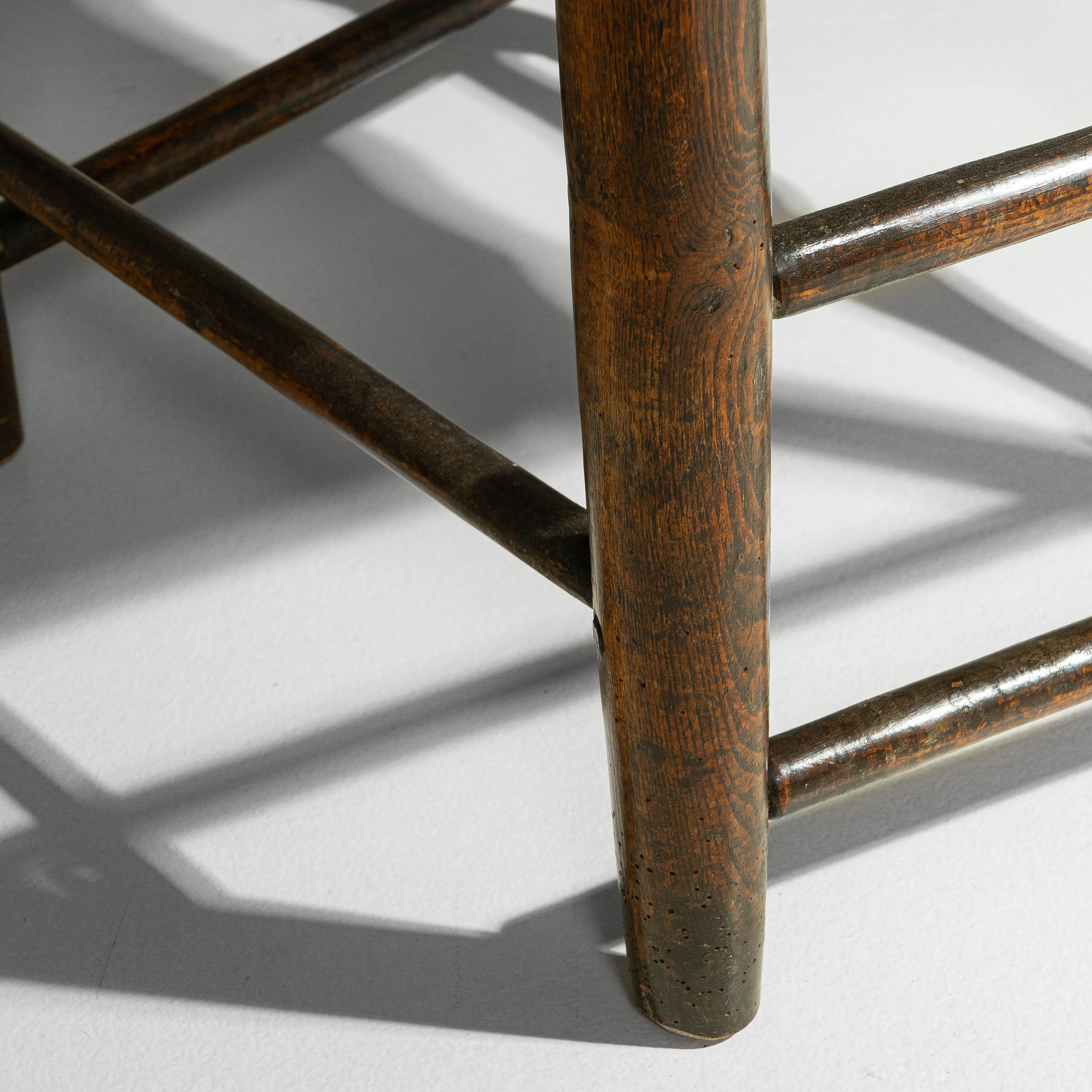 19th Century English Yorkshire Oak Spindle-Back Armchair im Angebot 6