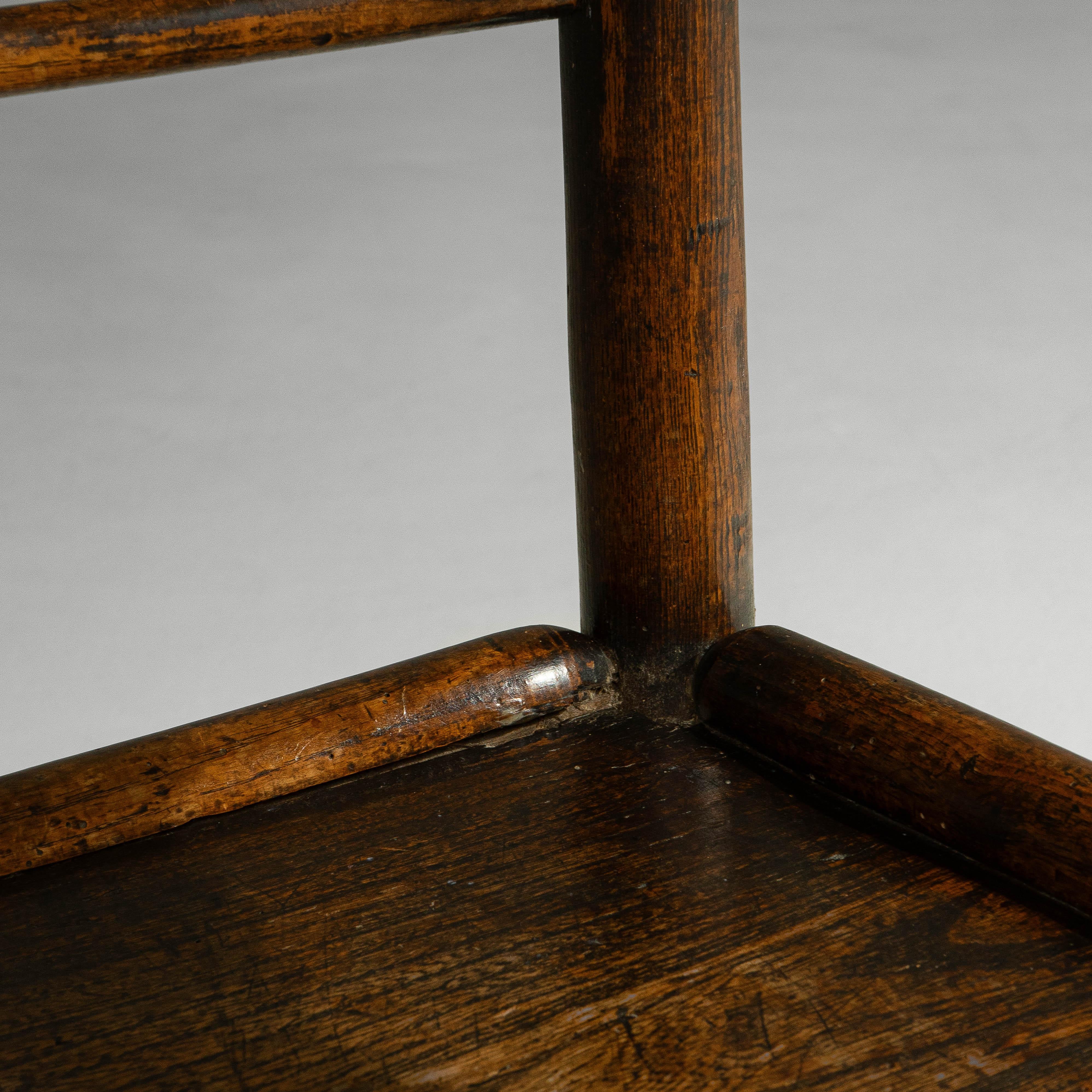 19th Century English Yorkshire Oak Spindle-Back Armchair im Angebot 7