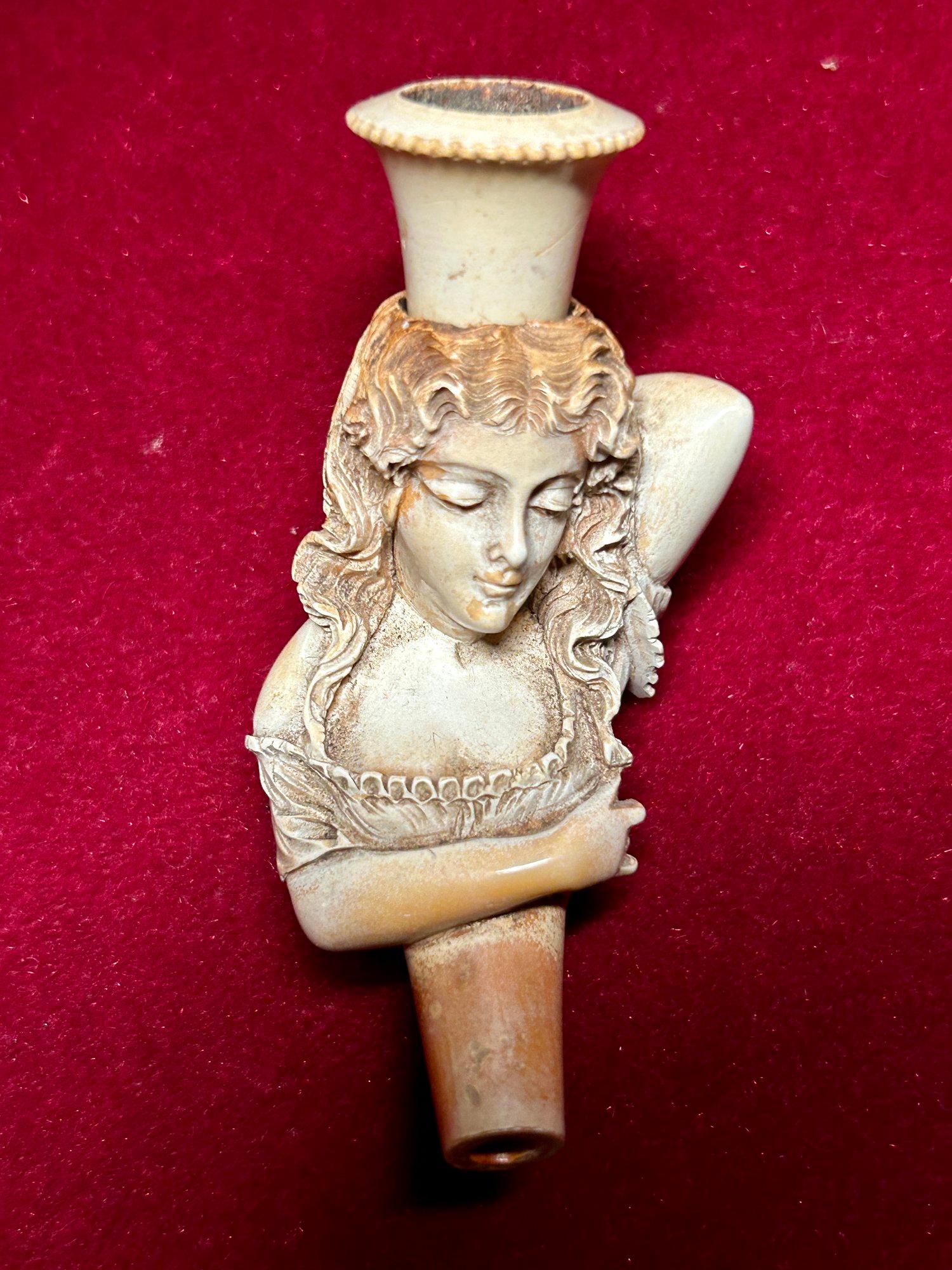 19th Century Erotic Meerschaum Pipe & Cheroot Holders of a Woman in Bed For Sale 7