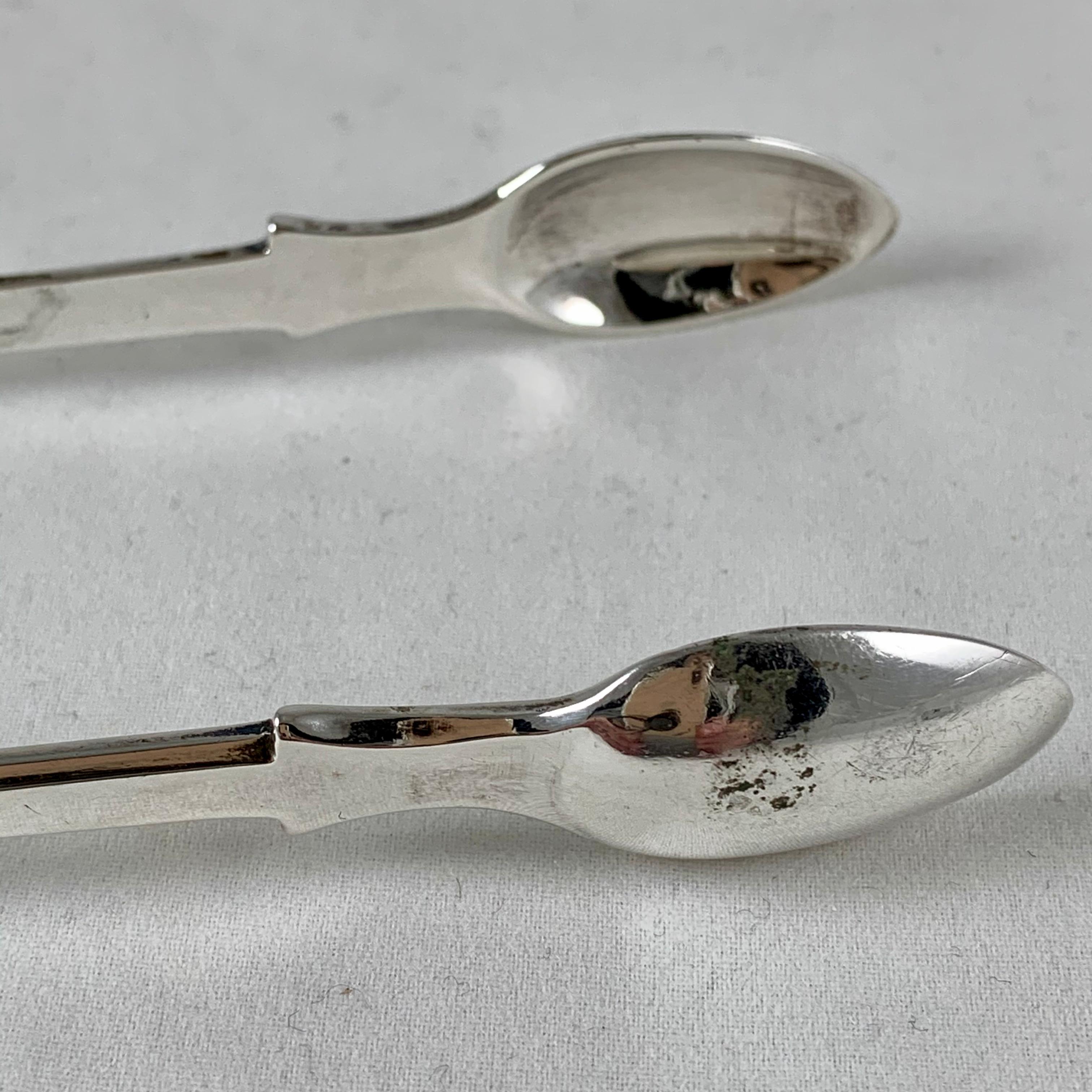 19th Century Estate Sterling Silver Serving English Fiddle Sugar Tongs, 1865  For Sale 1