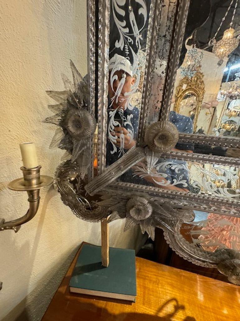 Miroir en verre vénitien gravé du 19e siècle Bon état - En vente à Dallas, TX