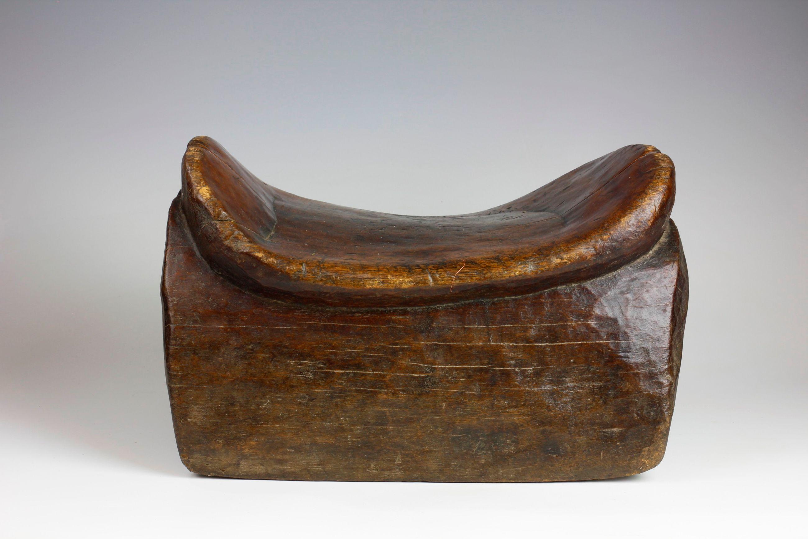 Carved 19th Century Ethiopian Saddle-Shaped Stool  For Sale