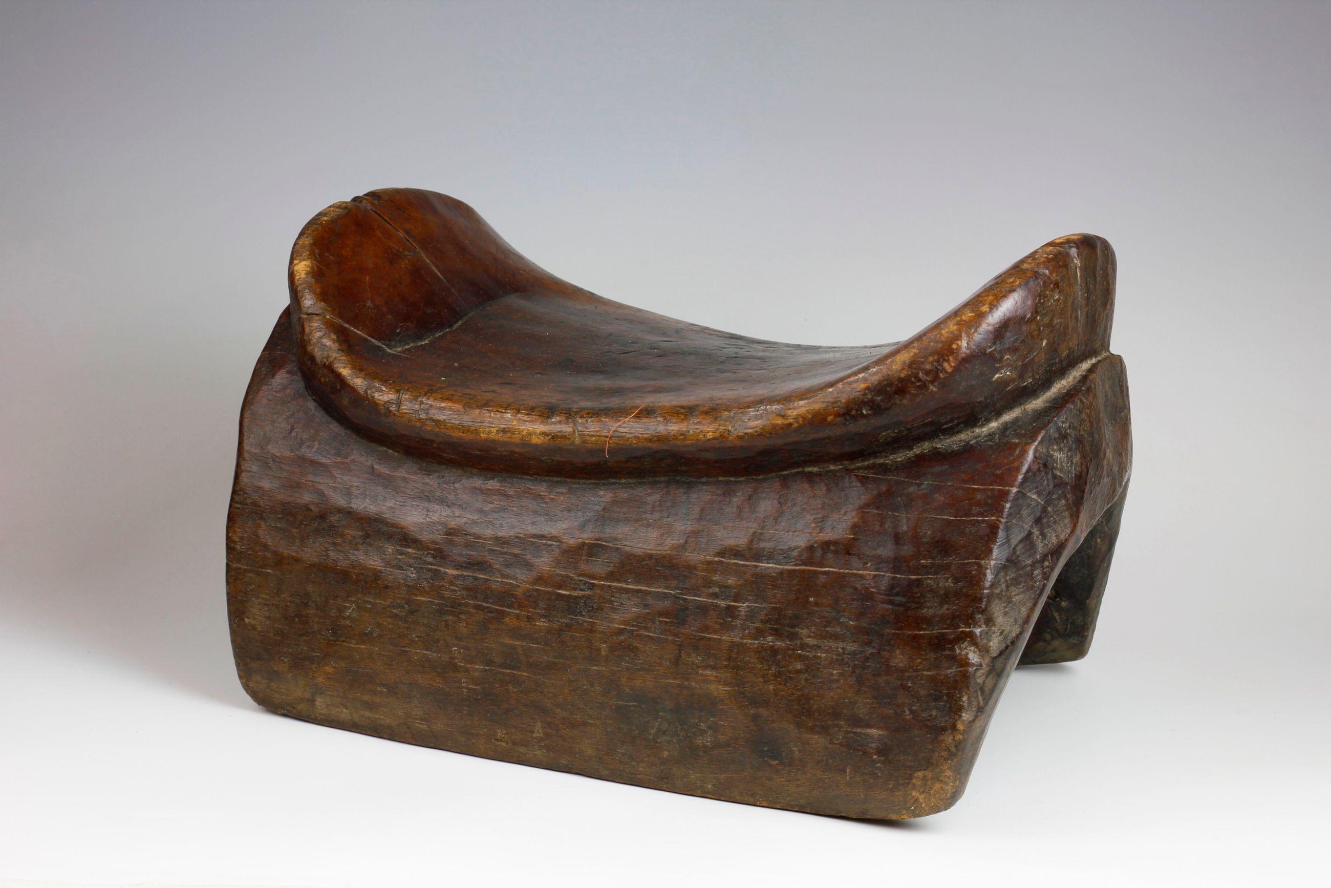 19th Century Ethiopian Saddle-Shaped Stool  In Good Condition For Sale In London, GB