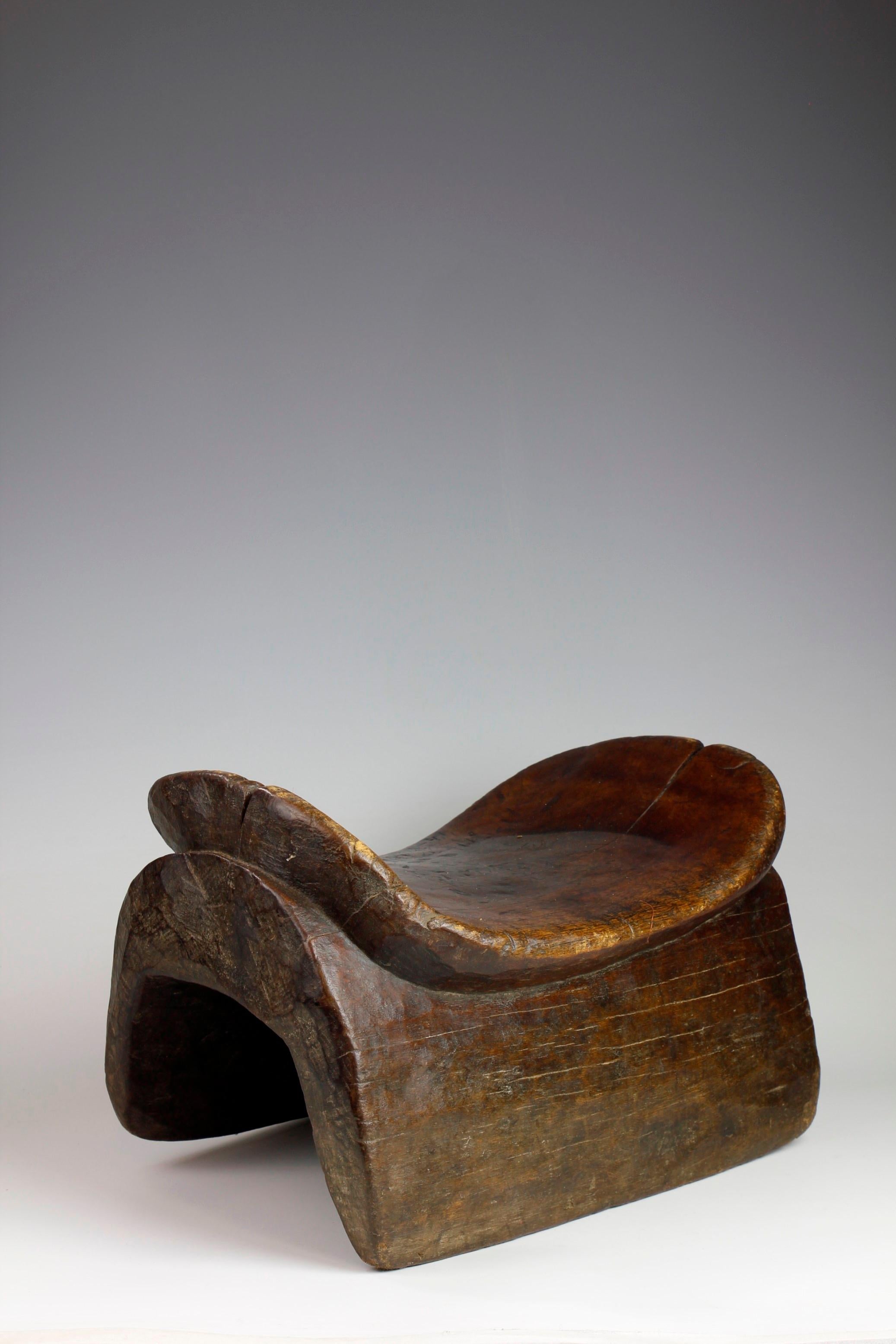 19th Century Ethiopian Saddle-Shaped Stool  For Sale 3