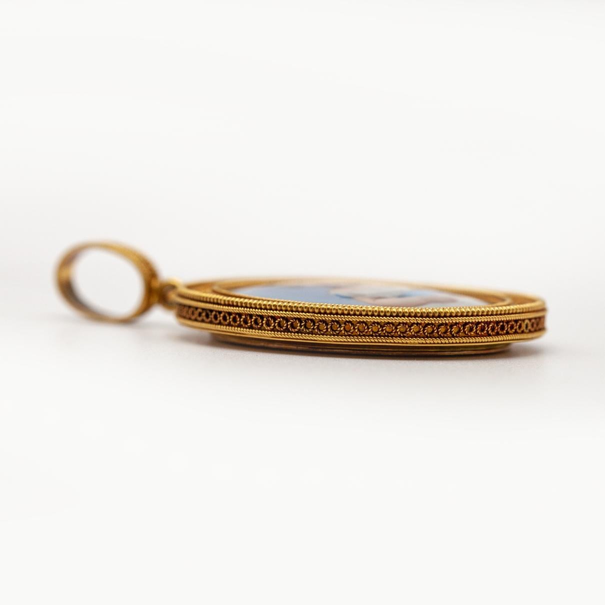 Pendentif en émail avec portrait, 19e siècle, Revive étrusque en vente 6