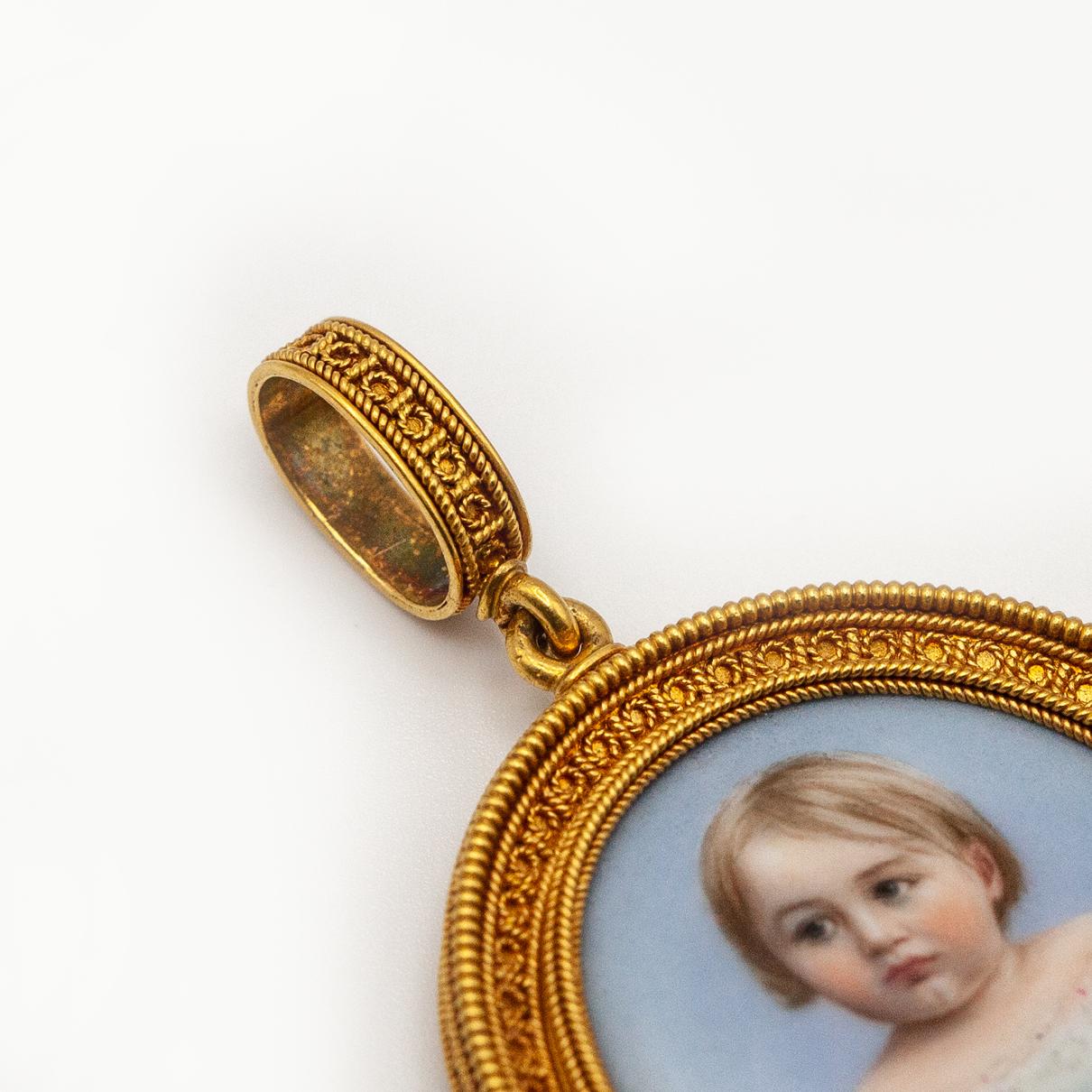 Pendentif en émail avec portrait, 19e siècle, Revive étrusque en vente 8
