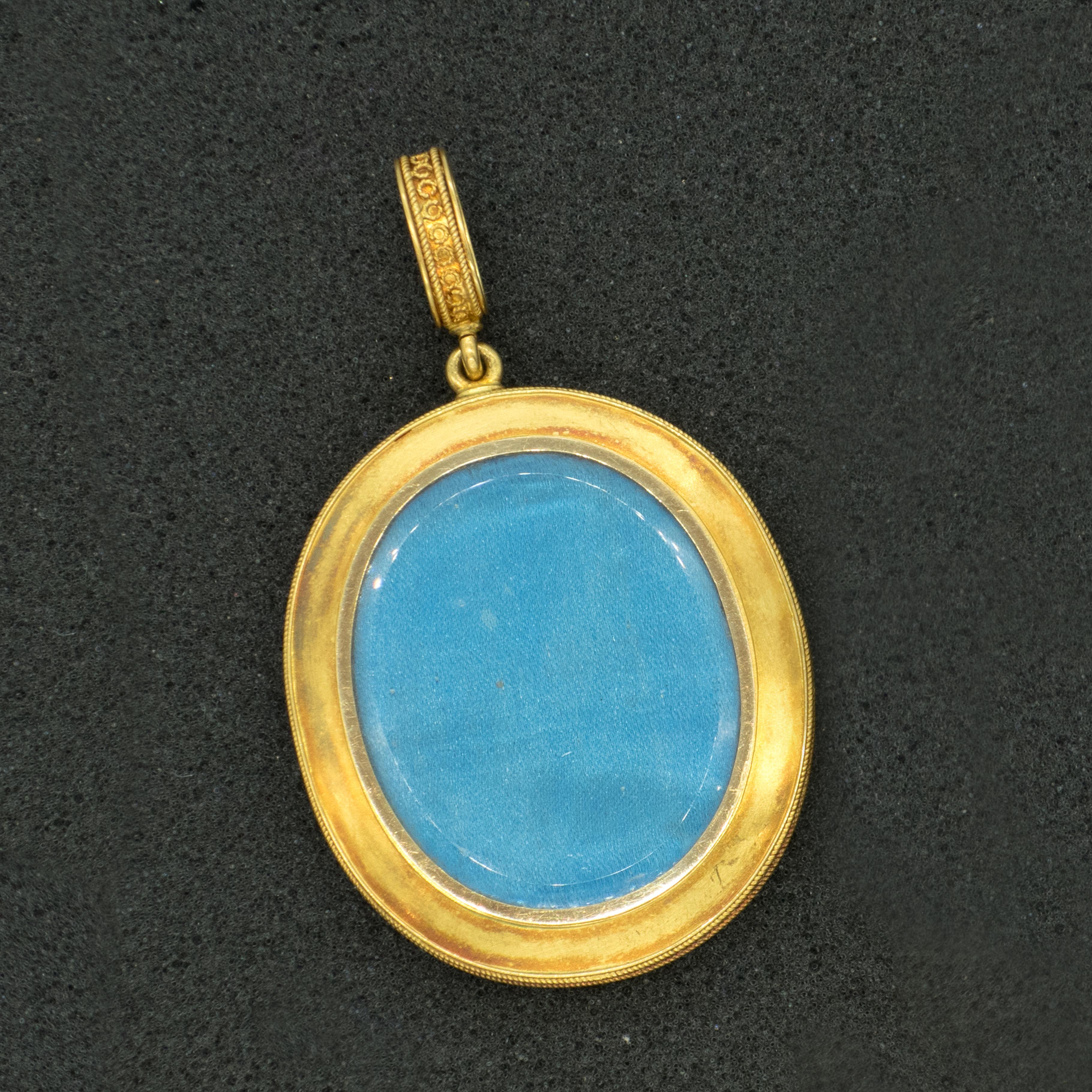 Pendentif en émail avec portrait, 19e siècle, Revive étrusque Unisexe en vente