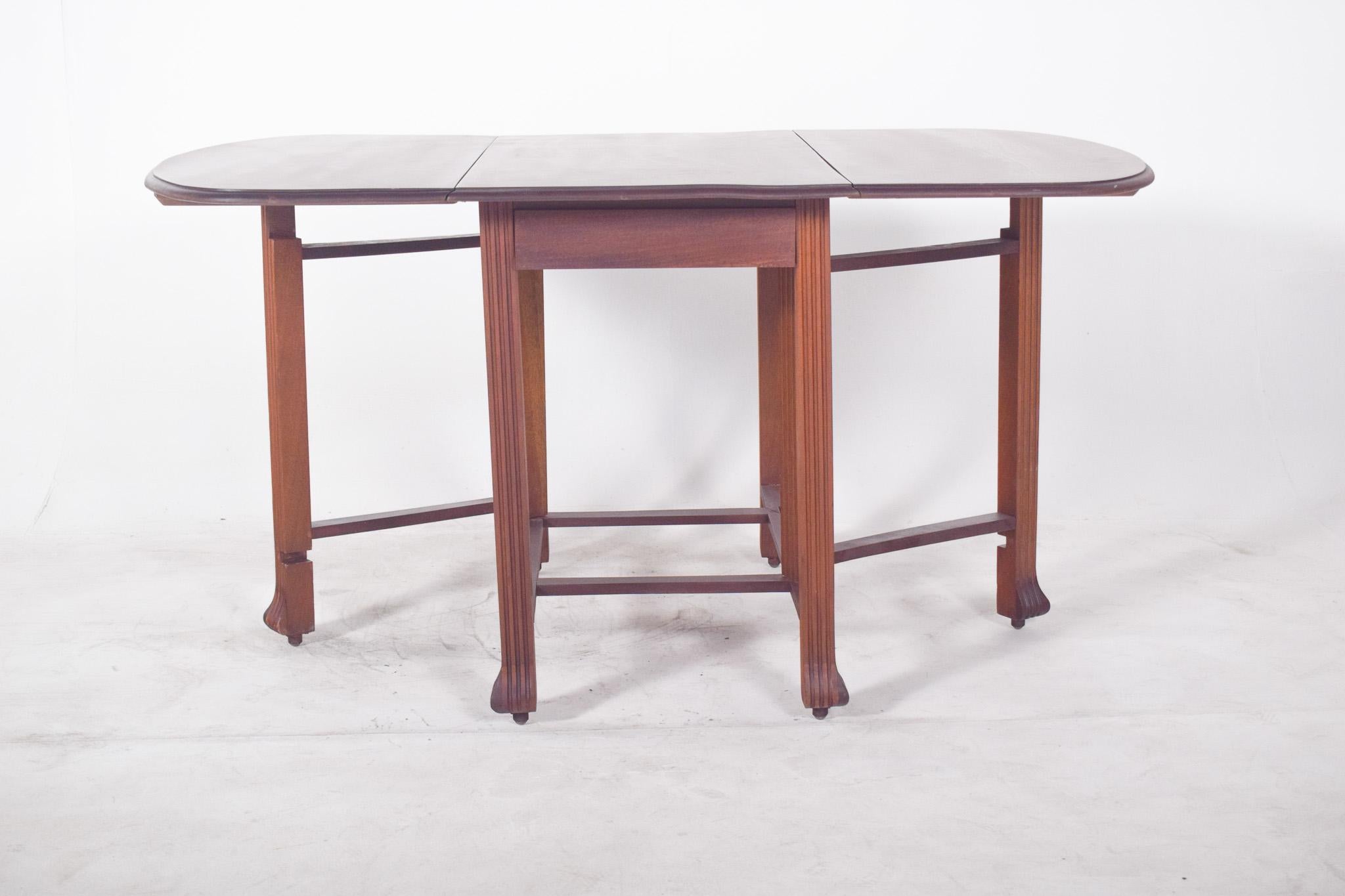 XIXe siècle Table ovale à abattant du 19e siècle, européenne en vente