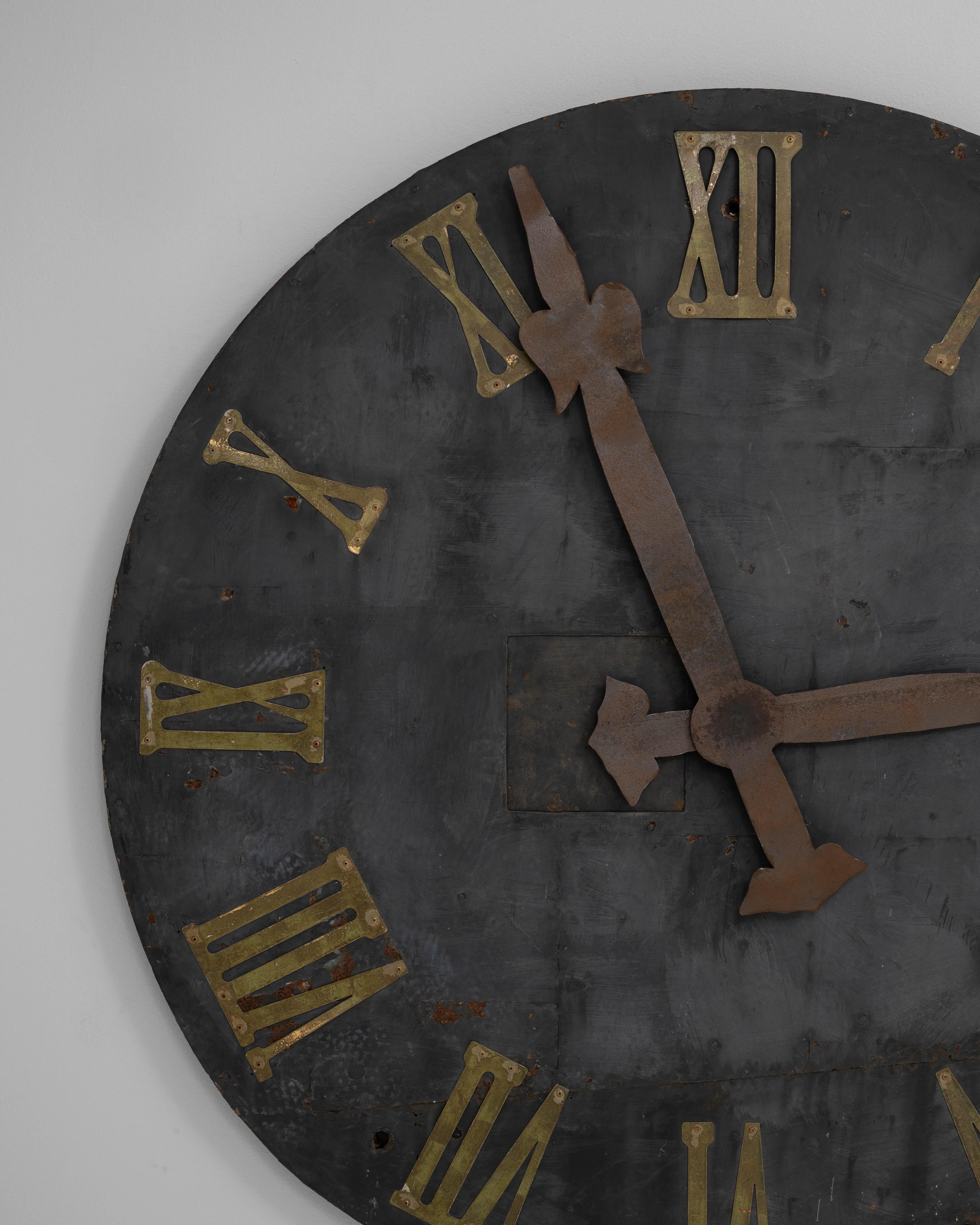 19th Century European Industrial Metal Wall Clock Face (19. Jahrhundert) im Angebot