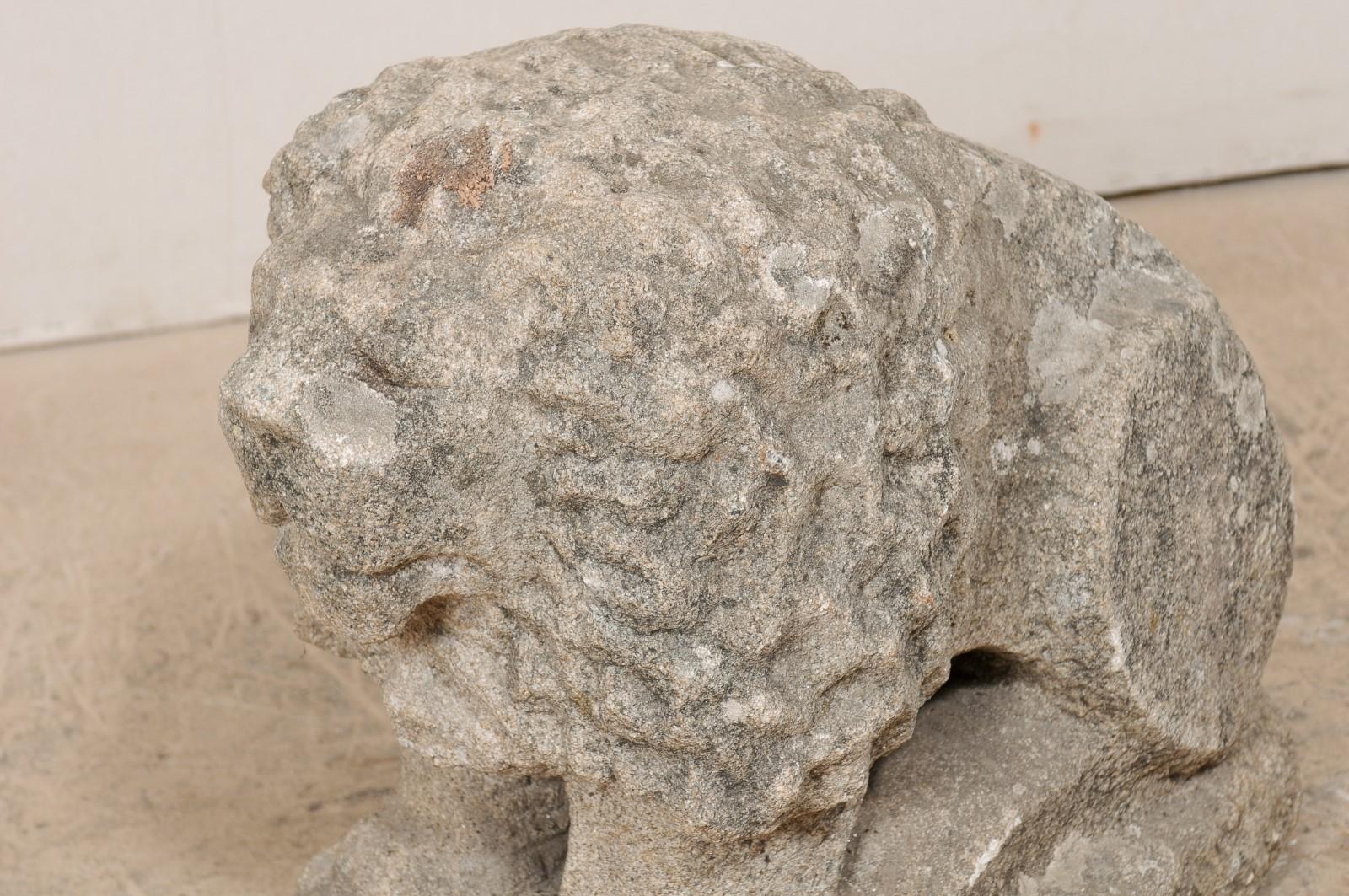 Lion européen du 19ème siècle en pierre sculptée à la main en vente 2