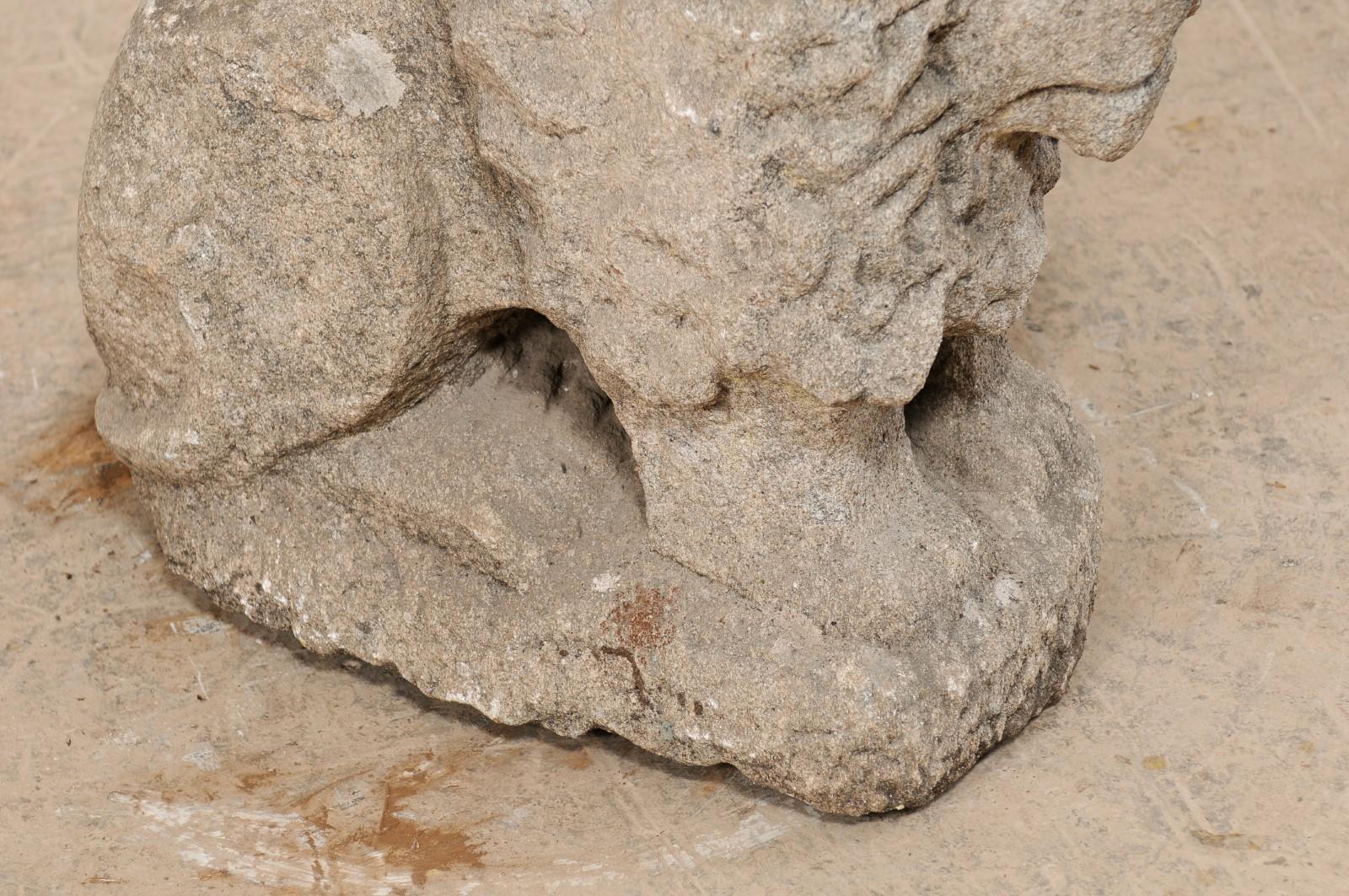 Européen Lion européen du 19ème siècle en pierre sculptée à la main en vente