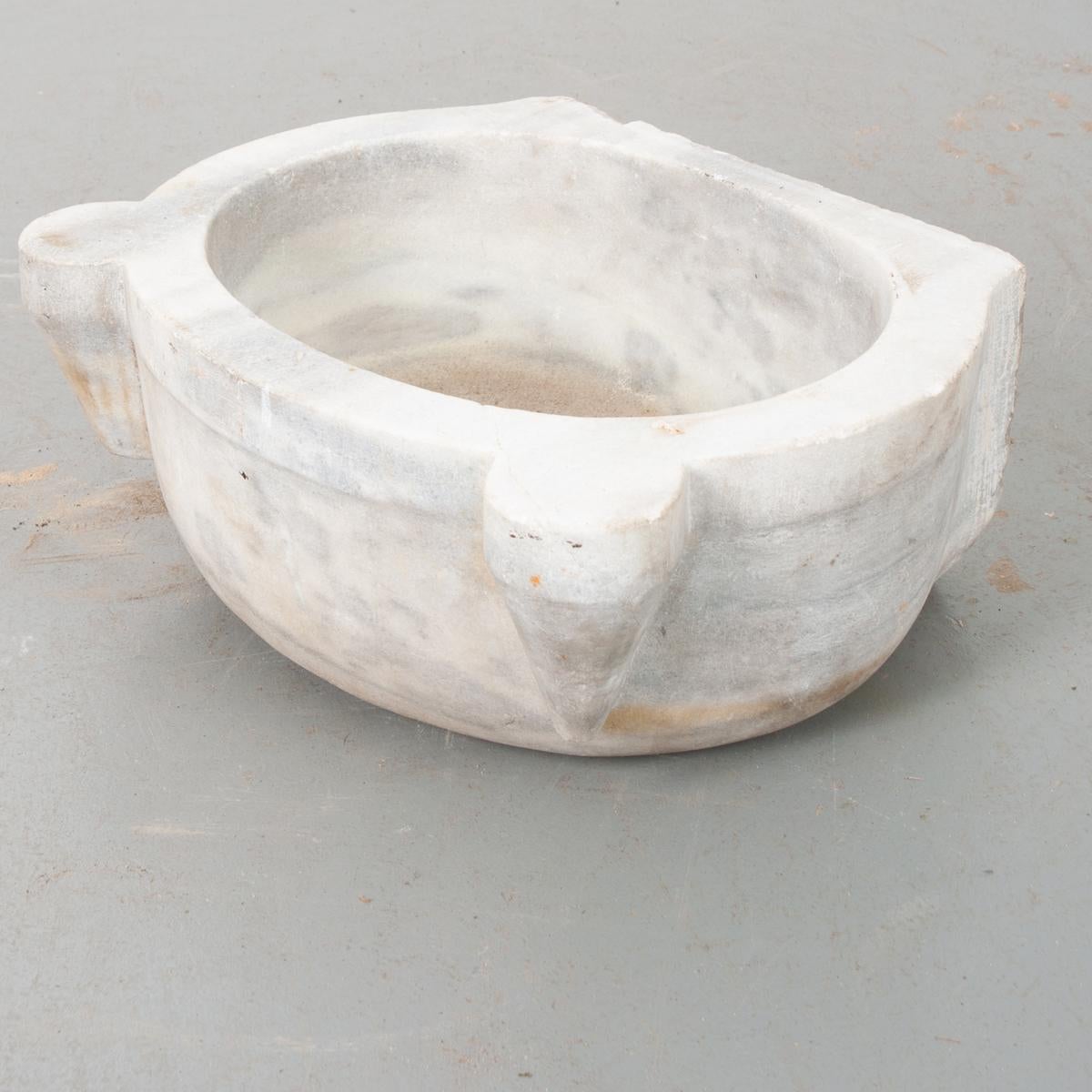 French 19th Century European Marble Water Basin For Sale