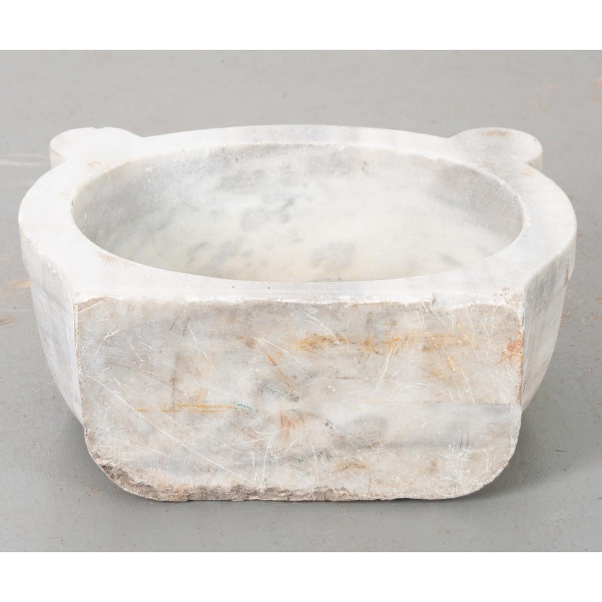 19th Century European Marble Water Basin For Sale 1