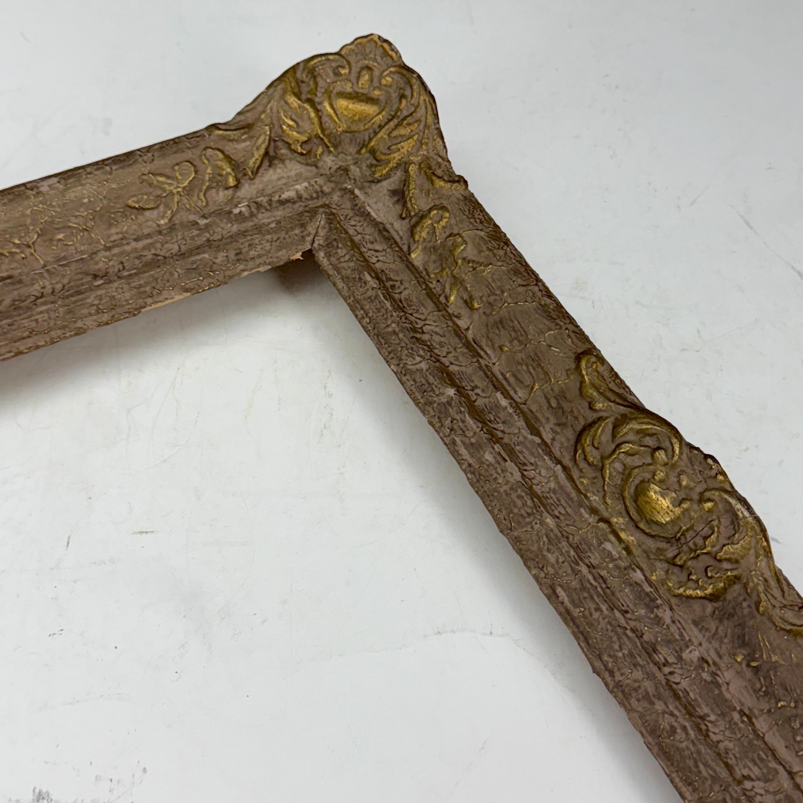 Cadre d'art européen rectangulaire en bois doré du 19e siècle en vente 7