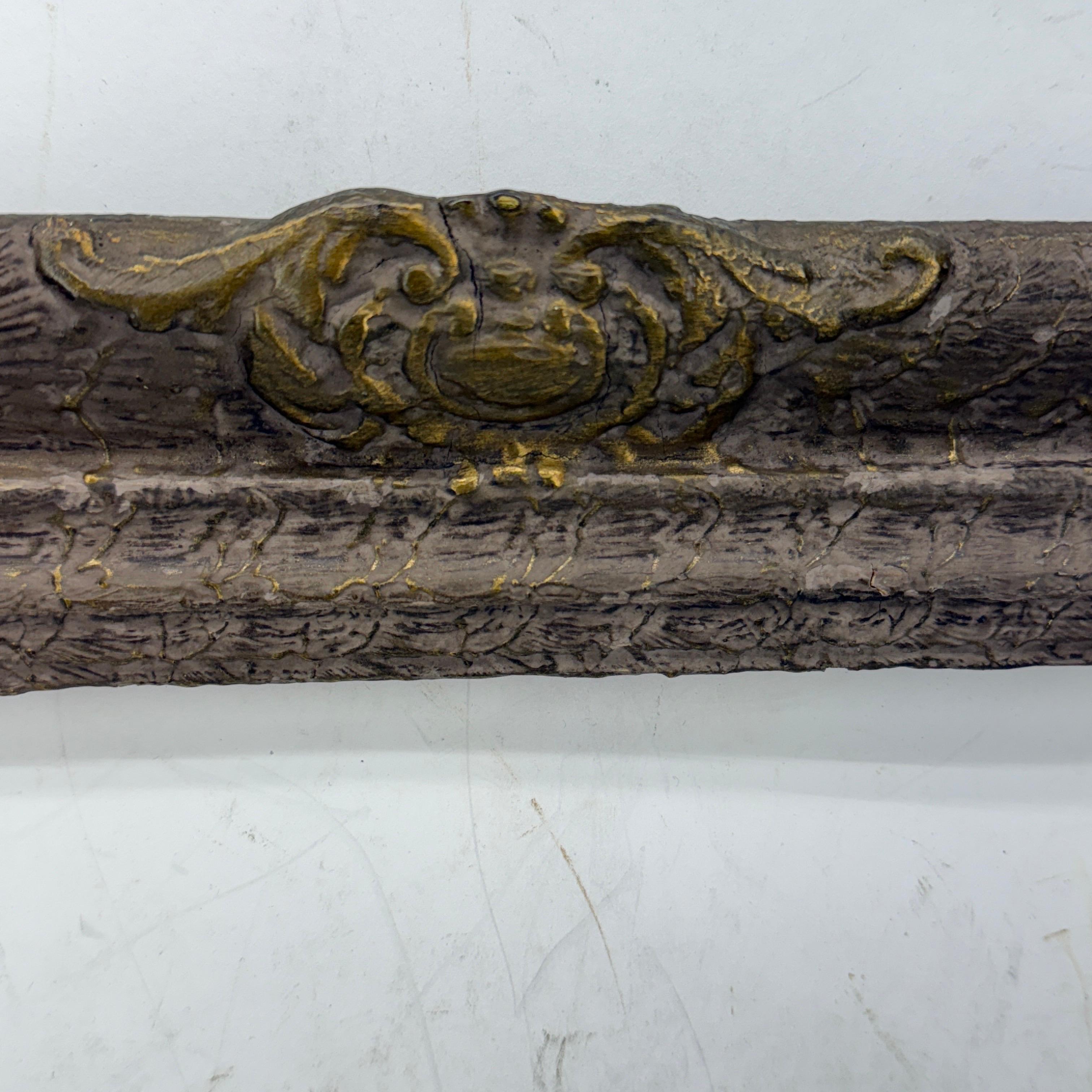 Sculpté à la main Cadre d'art européen rectangulaire en bois doré du 19e siècle en vente