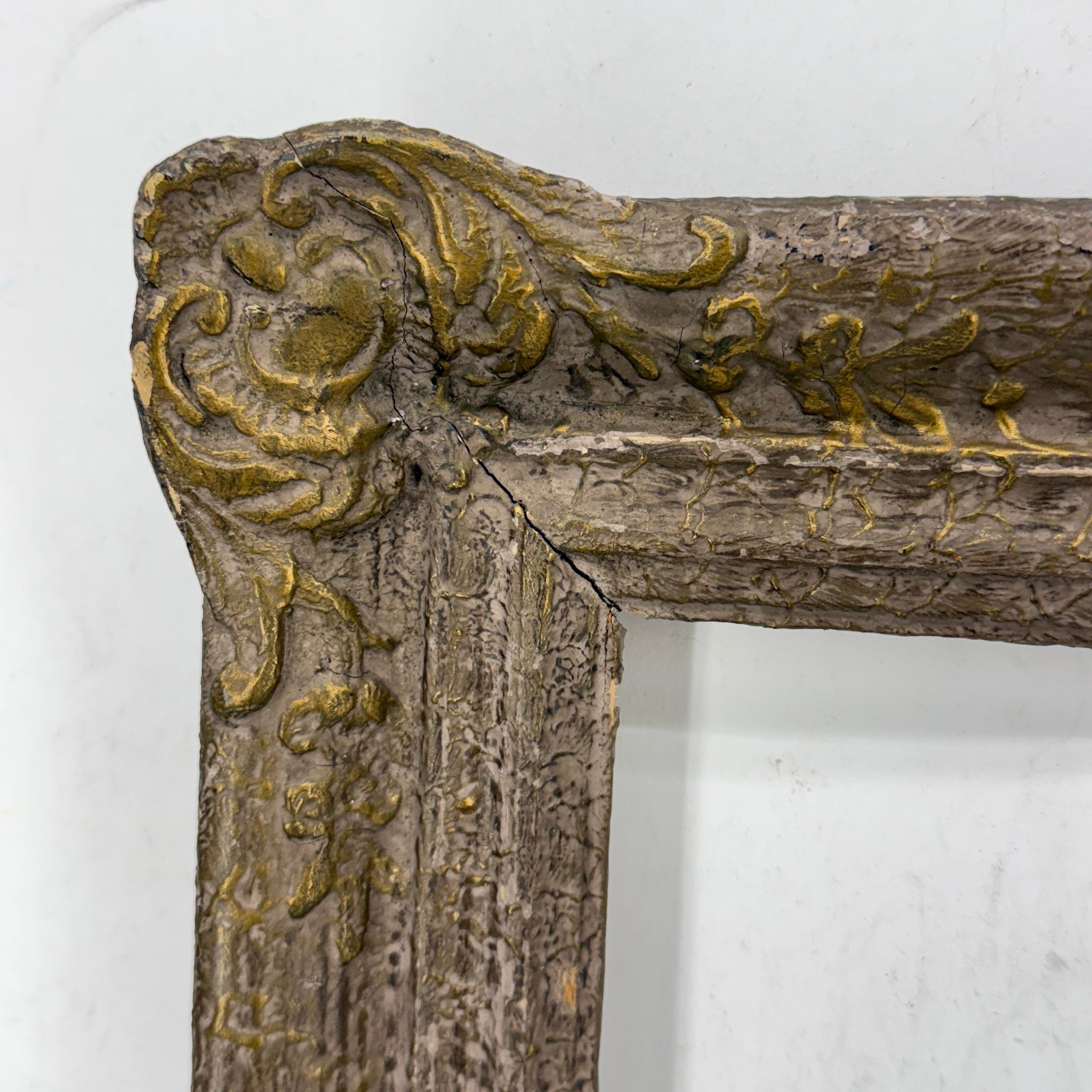 Or Cadre d'art européen rectangulaire en bois doré du 19e siècle en vente