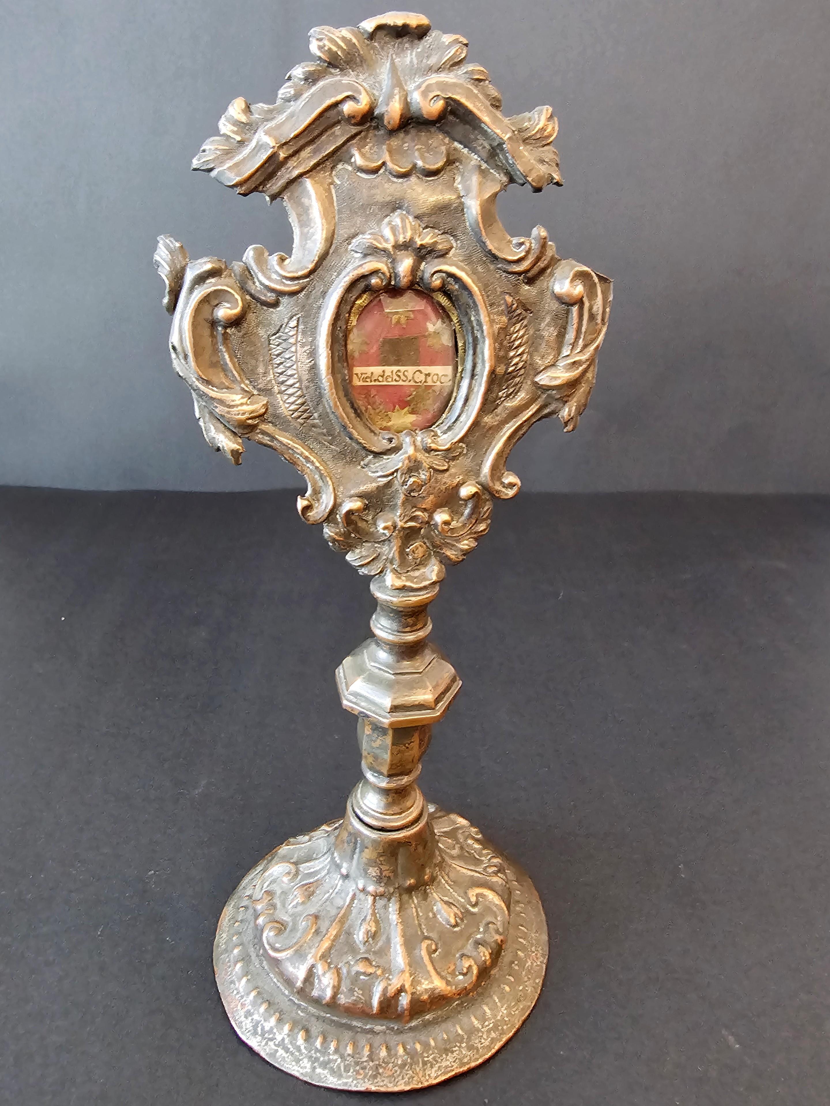 Europäische religiöse Altarreliquary-Monstrance des 19. Jahrhunderts mit Relic im Zustand „Gut“ in Forney, TX