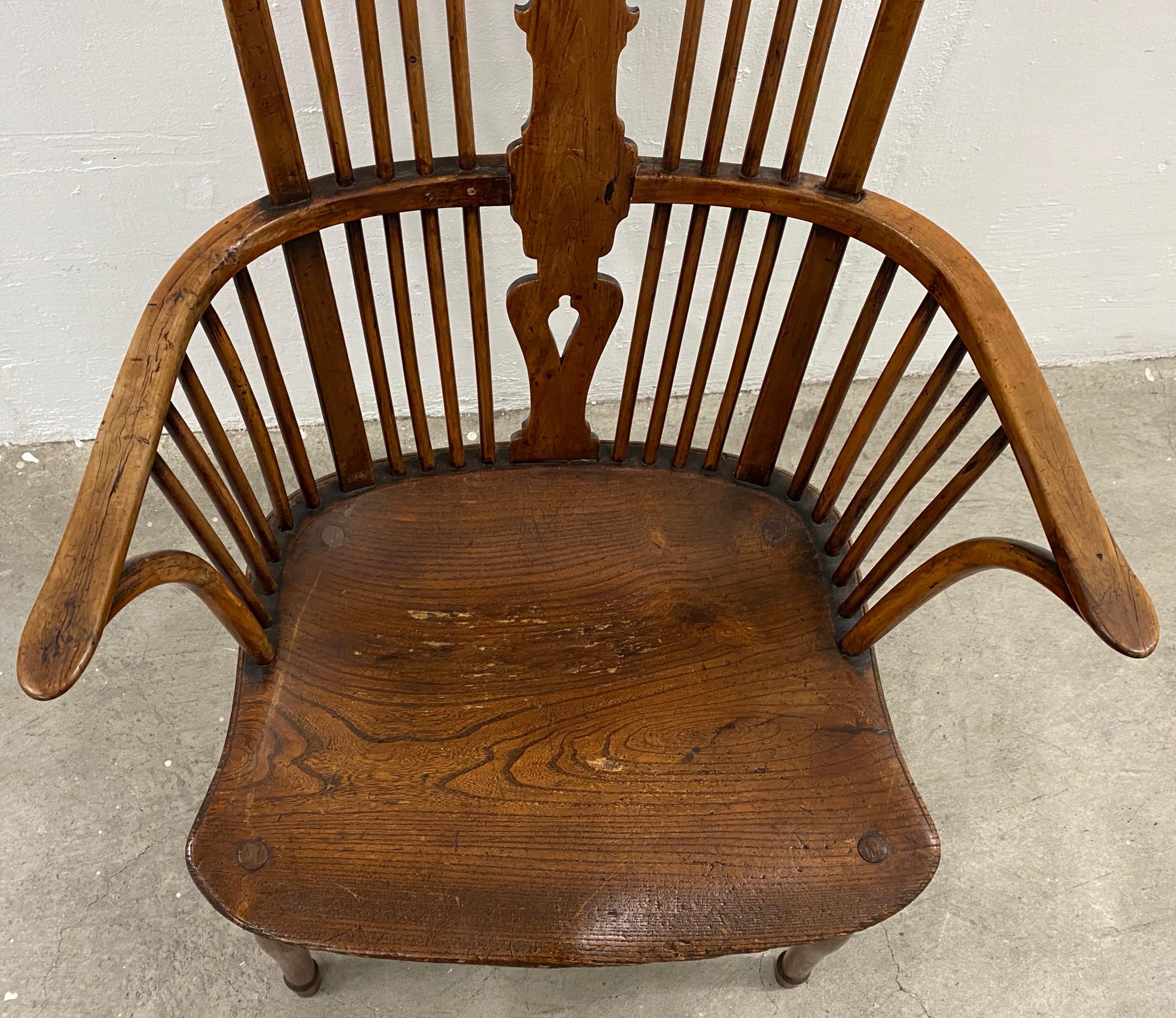 19th Century European Yew Wood High Back Windsor Armchair In Good Condition For Sale In San Francisco, CA