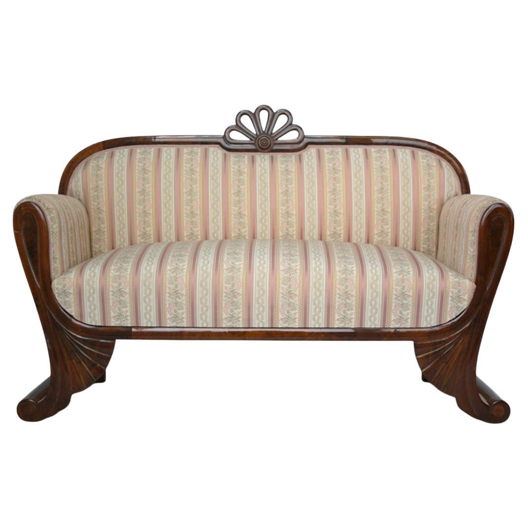 19th Century Exceptional Biedermeier Walnut Sofa. Vienna, c. 1825. For Sale