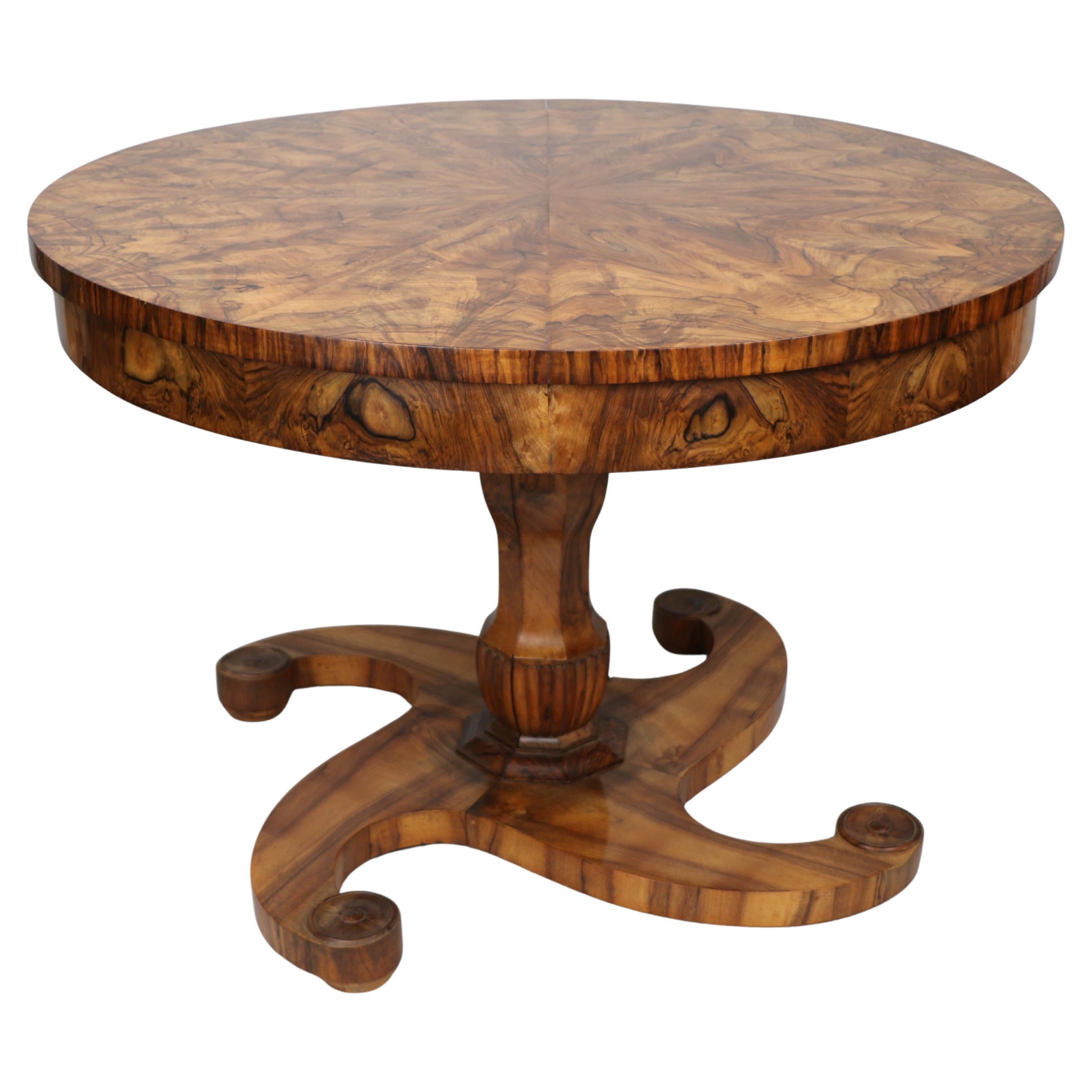 How wide should a dining table be?