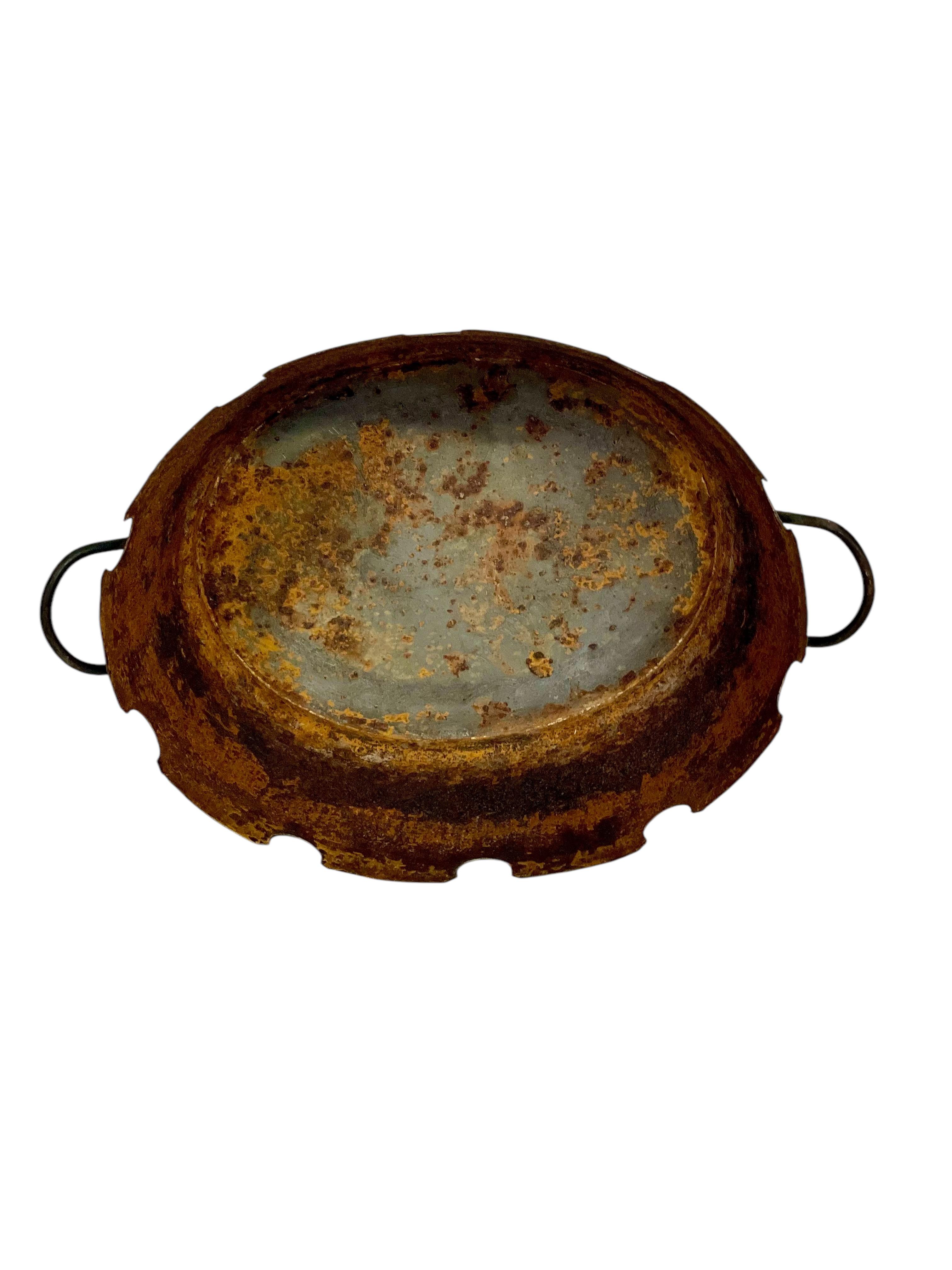 Metallo Squisito Petite Cachepot dipinto a mano del XIX secolo in vendita