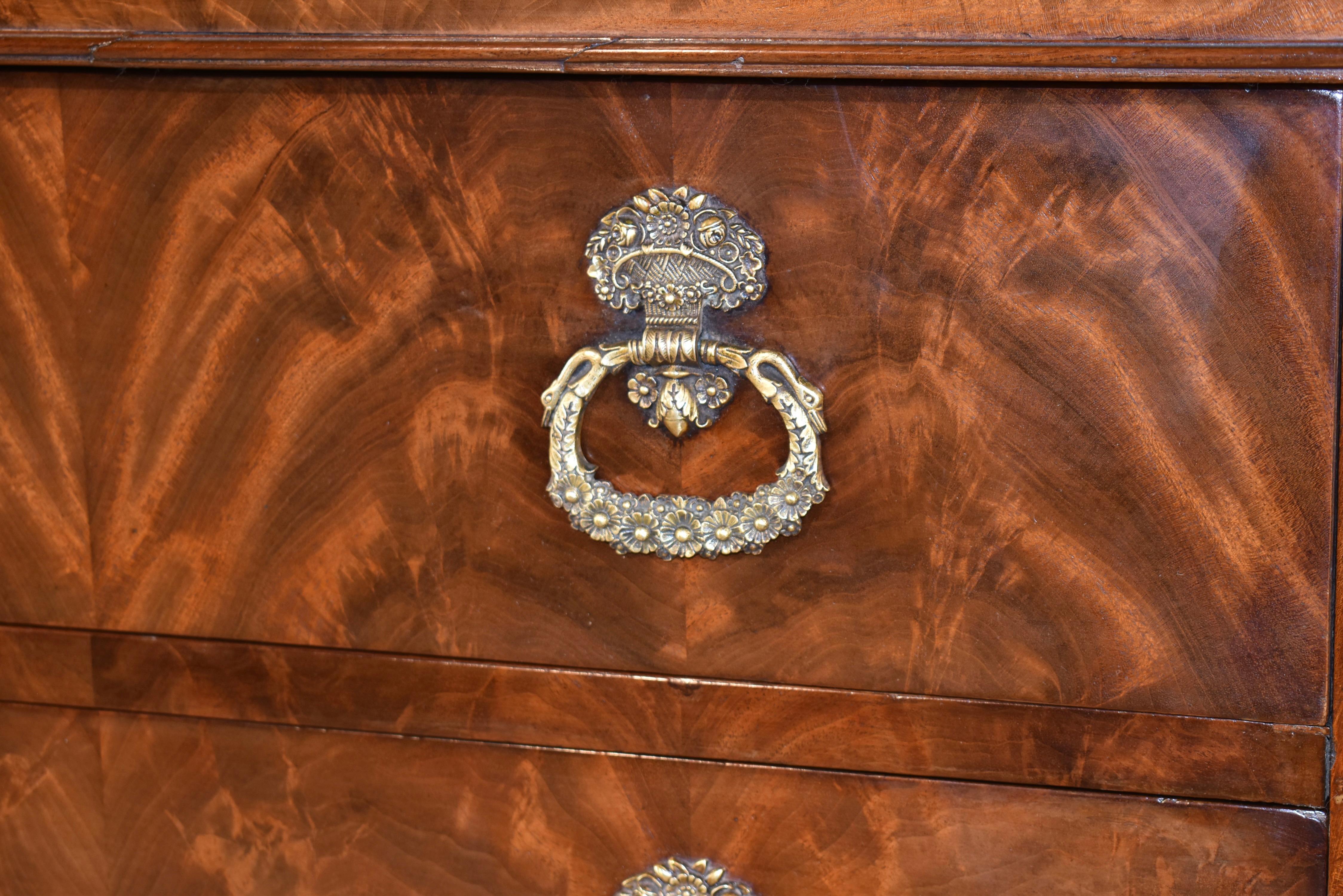 19th Century Exquisite Louis Philippe Commode For Sale 3
