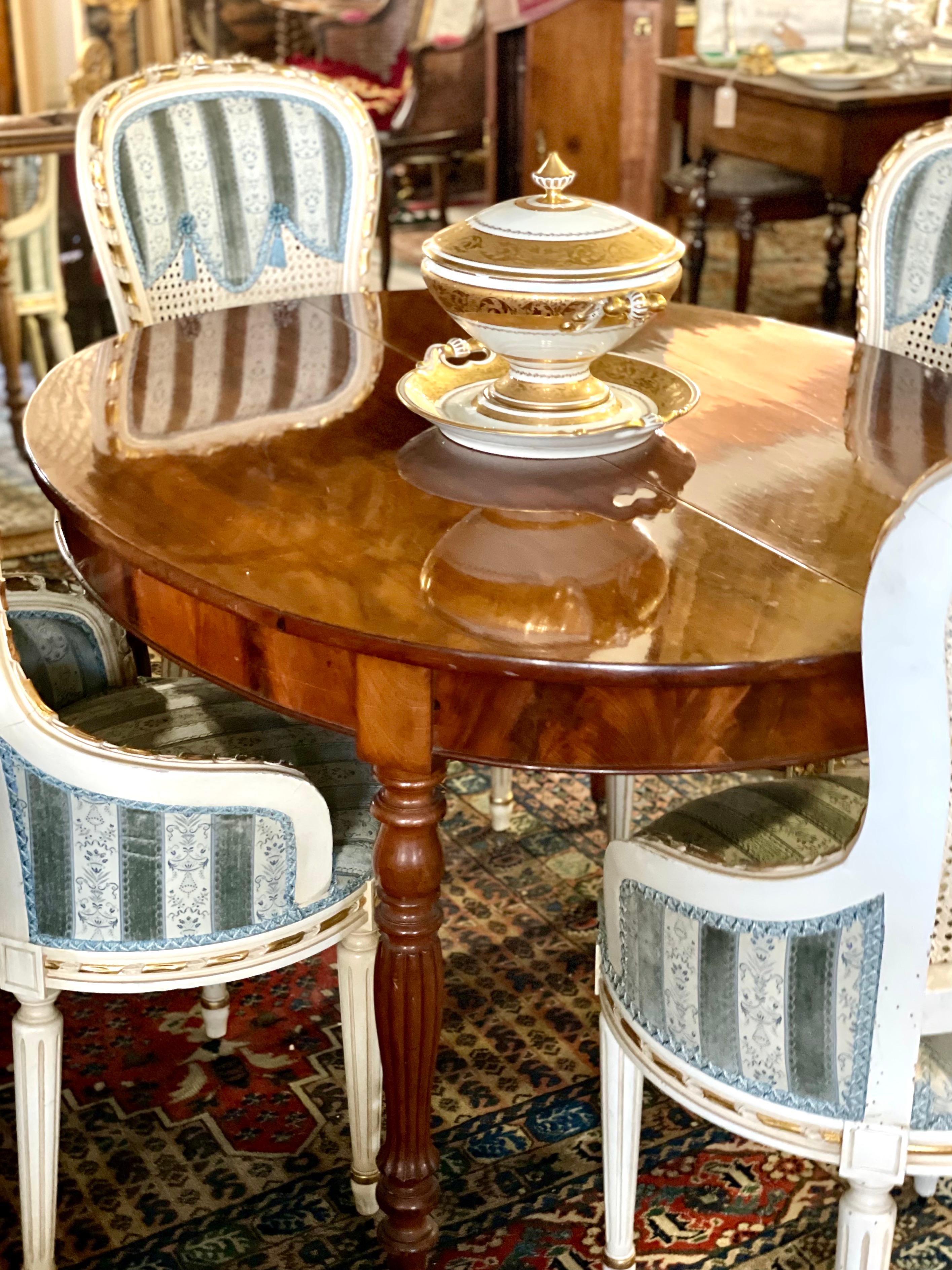 Table de salle à manger à rallonge du 19e siècle en vente 4