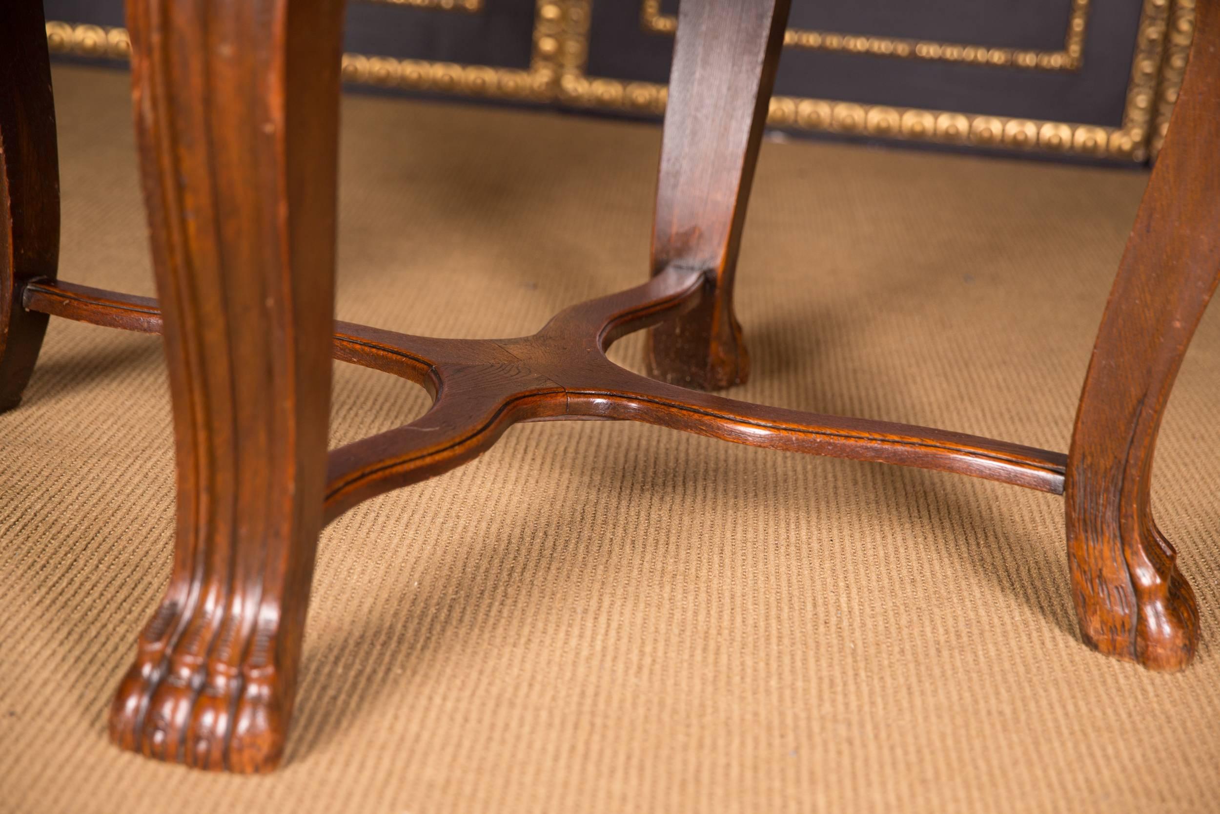 Veneer 19th Century Extendable Dining Table with Paws, Neo Renaissance Period