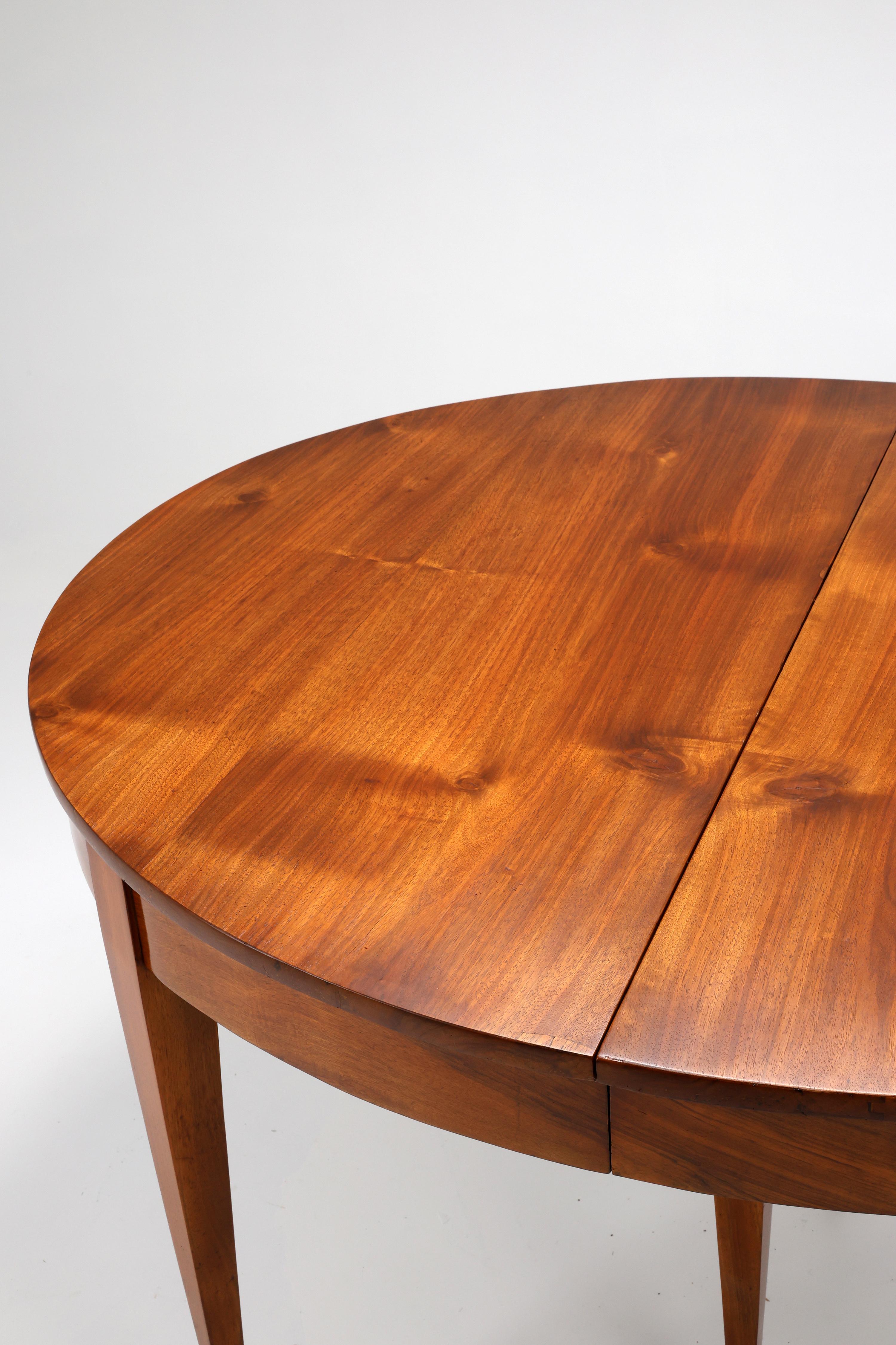 19th-Century Extendable Oval Dining Table For Sale 2