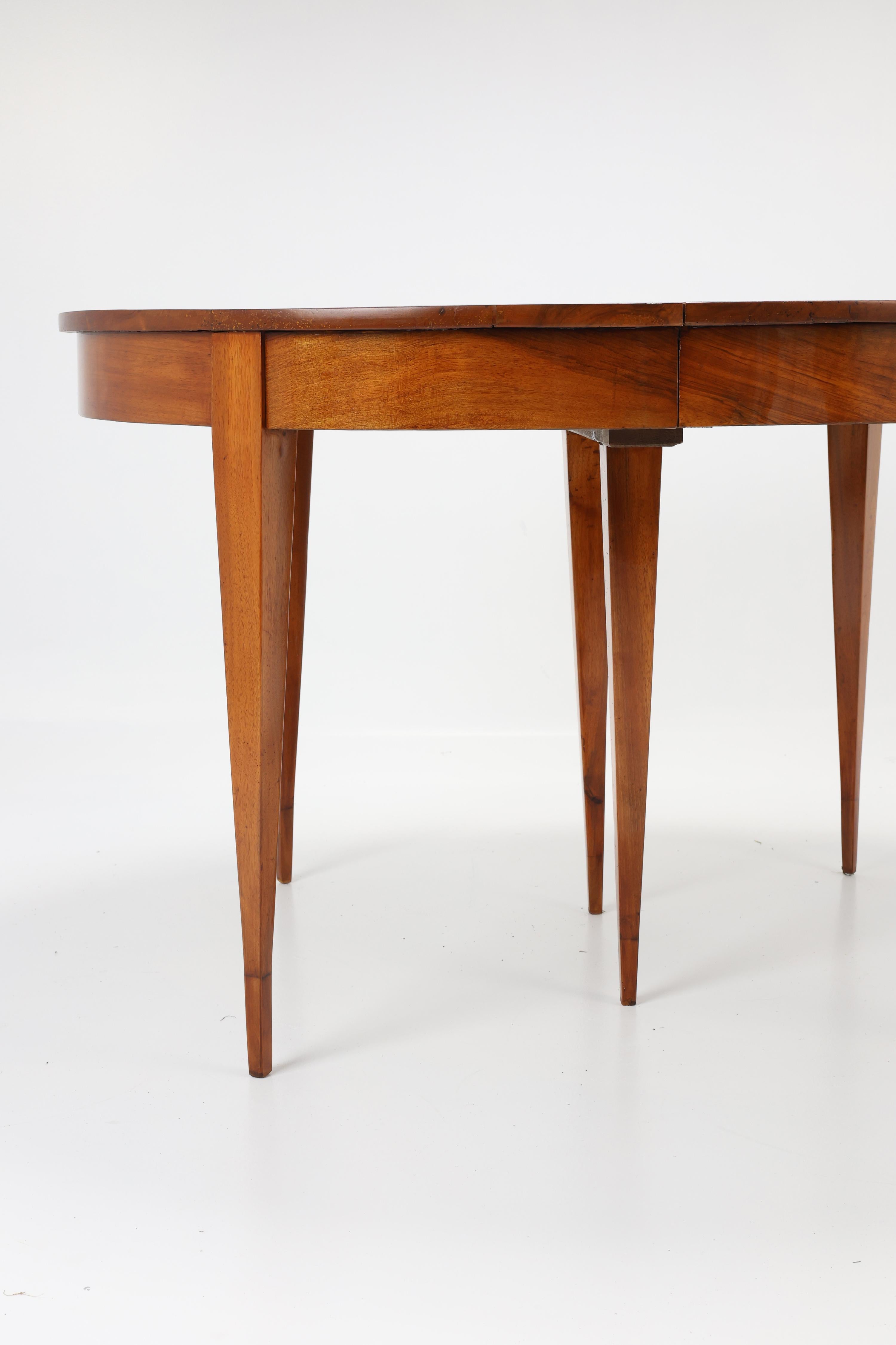 19th-Century Extendable Oval Dining Table For Sale 3