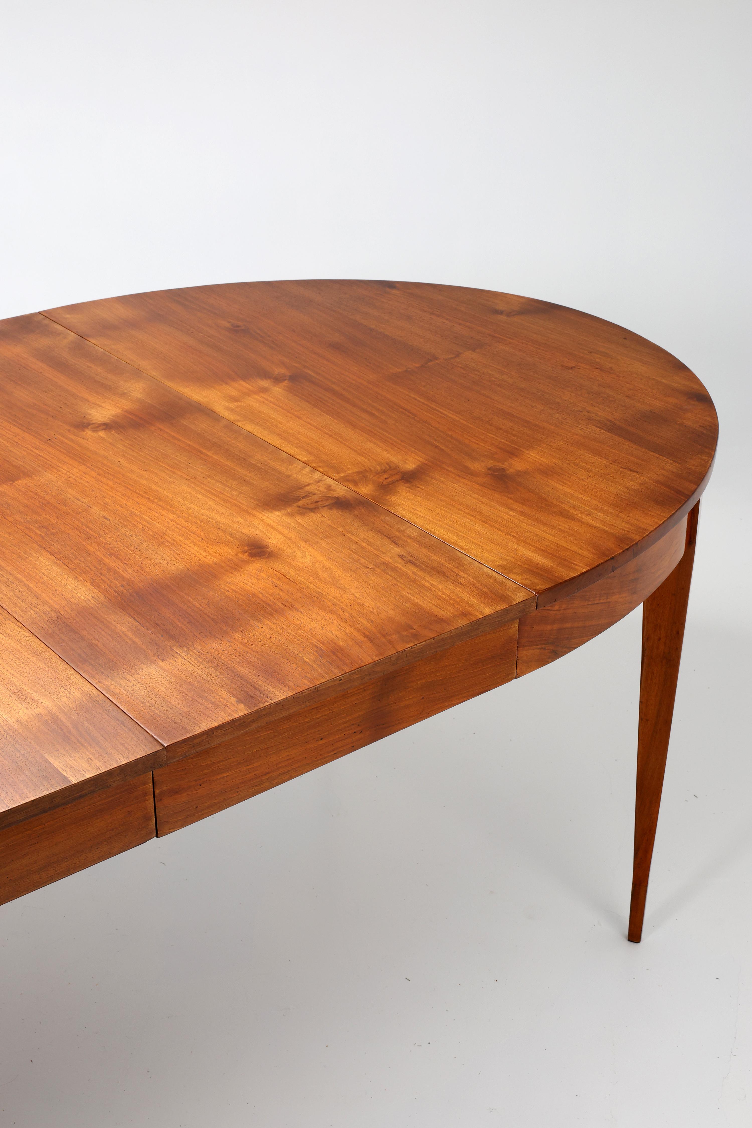 19th-Century Extendable Oval Dining Table For Sale 4