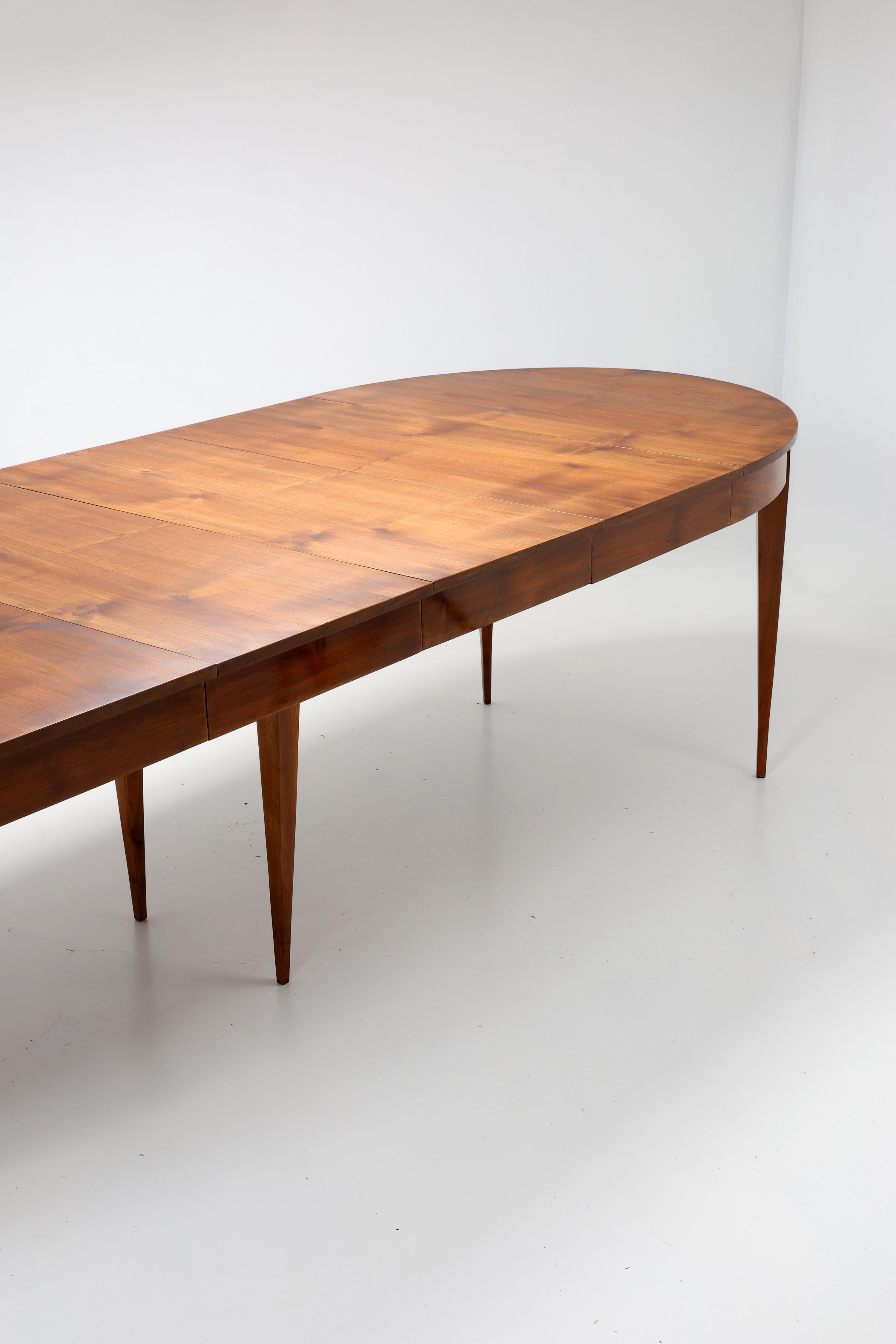 German 19th-Century Extendable Oval Dining Table For Sale