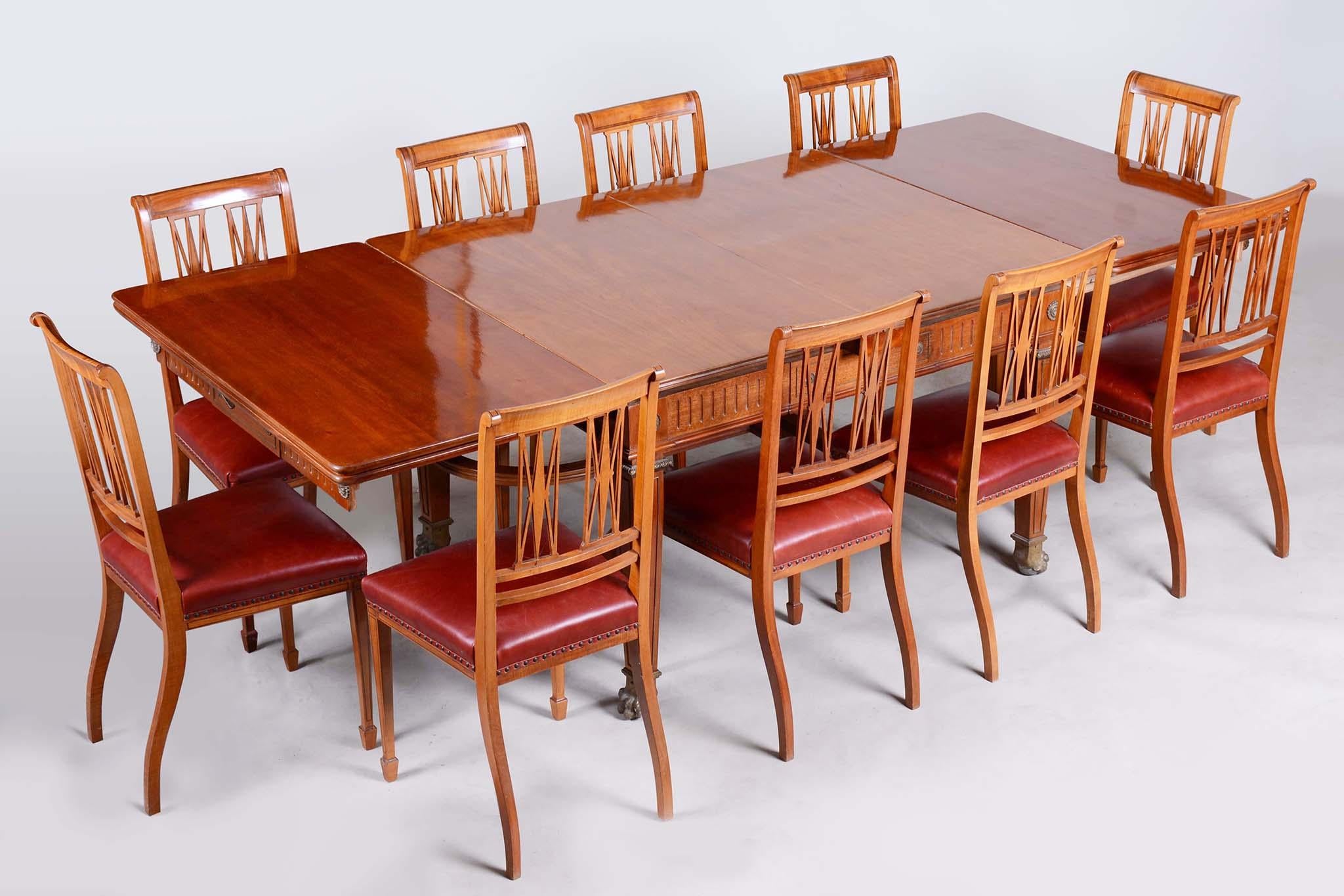 Français Table à rallonge du 19ème siècle, fabriquée en France, entièrement restaurée en acajou, Empire en vente