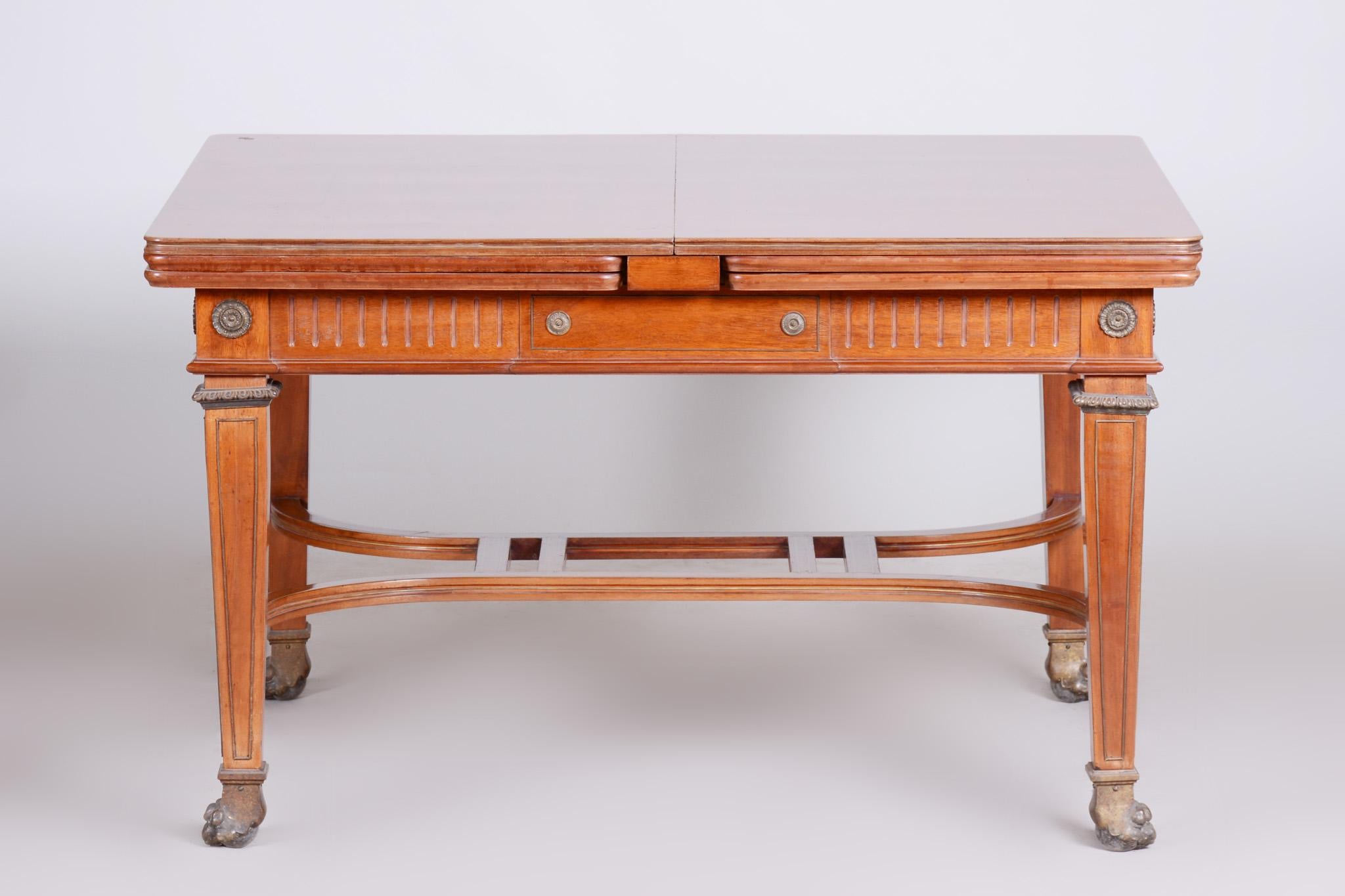 Table à rallonge du 19ème siècle, fabriquée en France, entièrement restaurée en acajou, Empire en vente 3