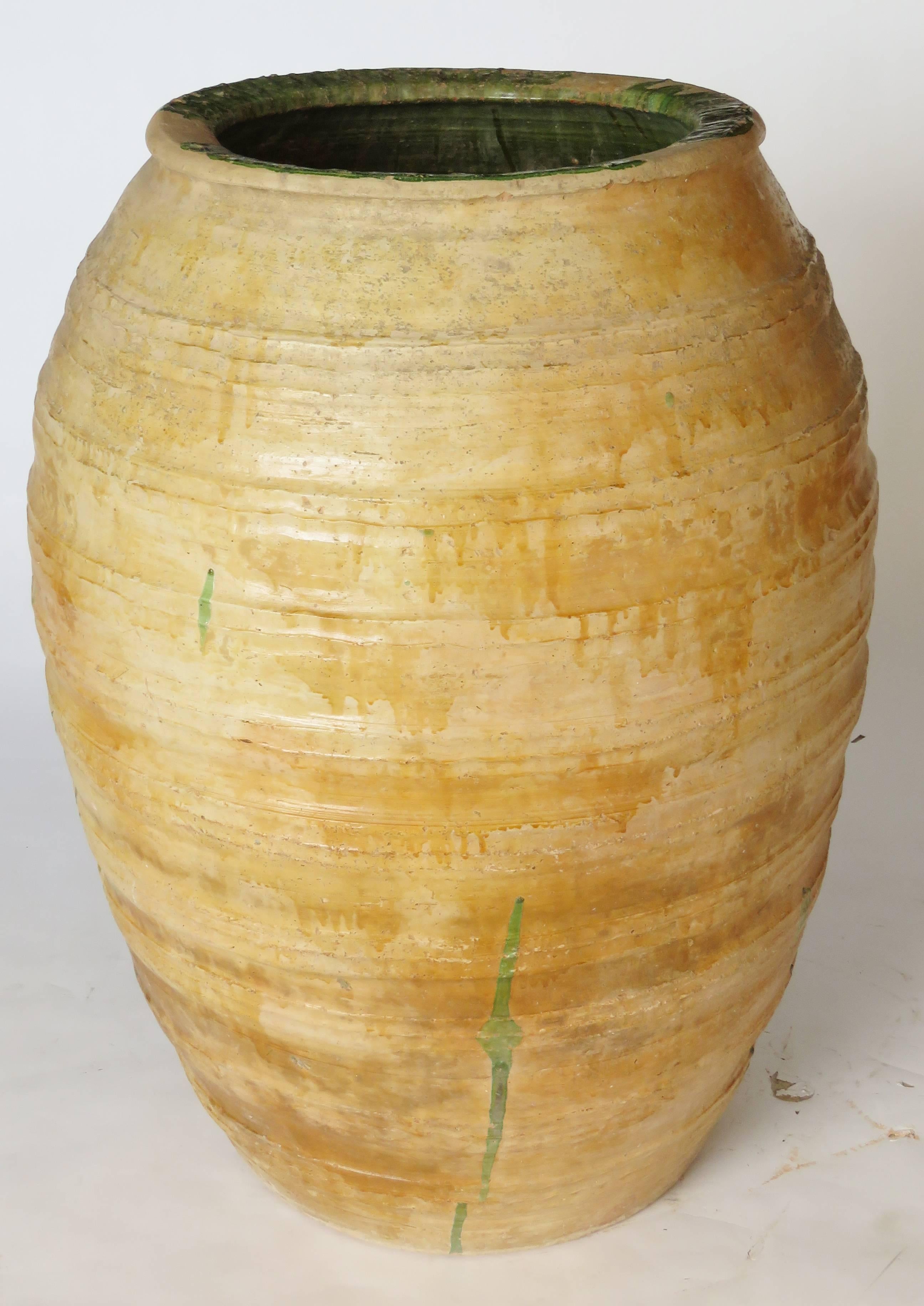 19th Century Extra Large Ceramic Jar In Good Condition For Sale In Alella, ES