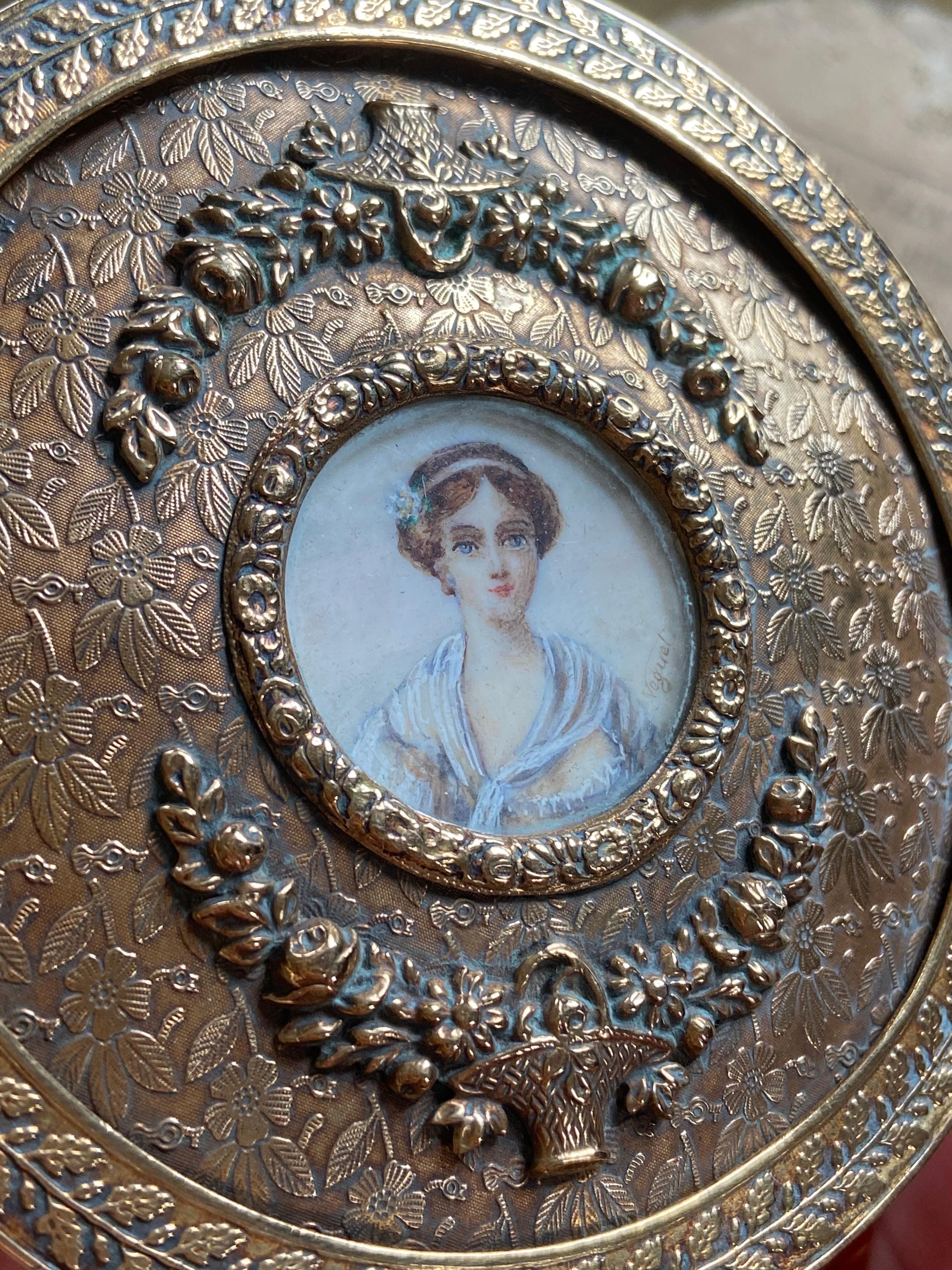 19th Century Extraordinary French Hand Mirror in Engraved Metal Louis XVI Style For Sale 6