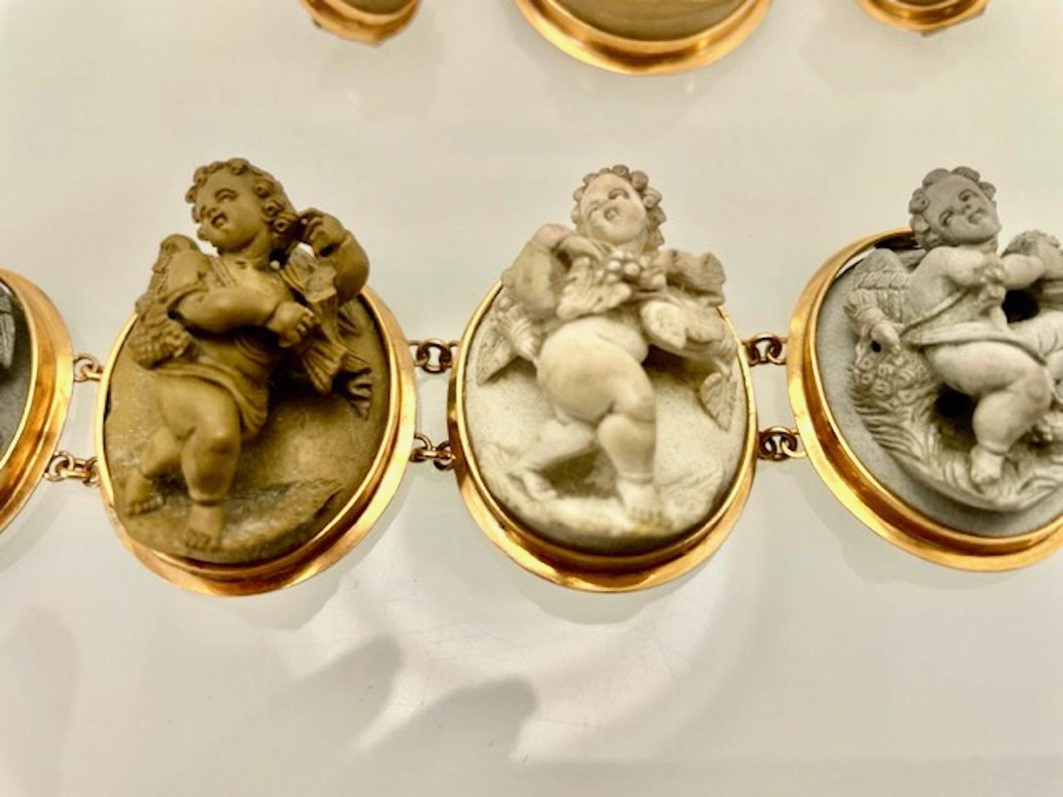 Suite de camafeos de lava extremadamente raros del siglo XIX en venta 5