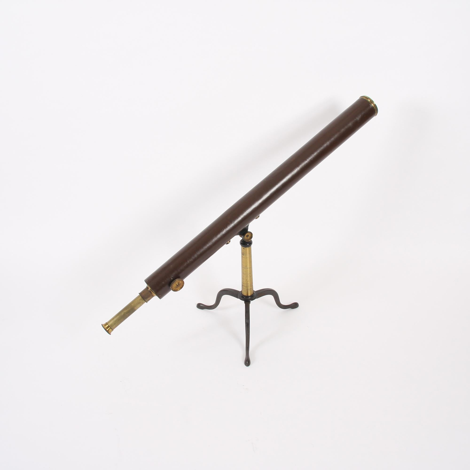 This wonderful brass and leather-wrapped telescope by the Welsh maker Fedele Primavesi & Sons dates back to the 19th century.

(Length when closed is 98cm, and length when fully open is 139cm. Maximum height is 51cm).