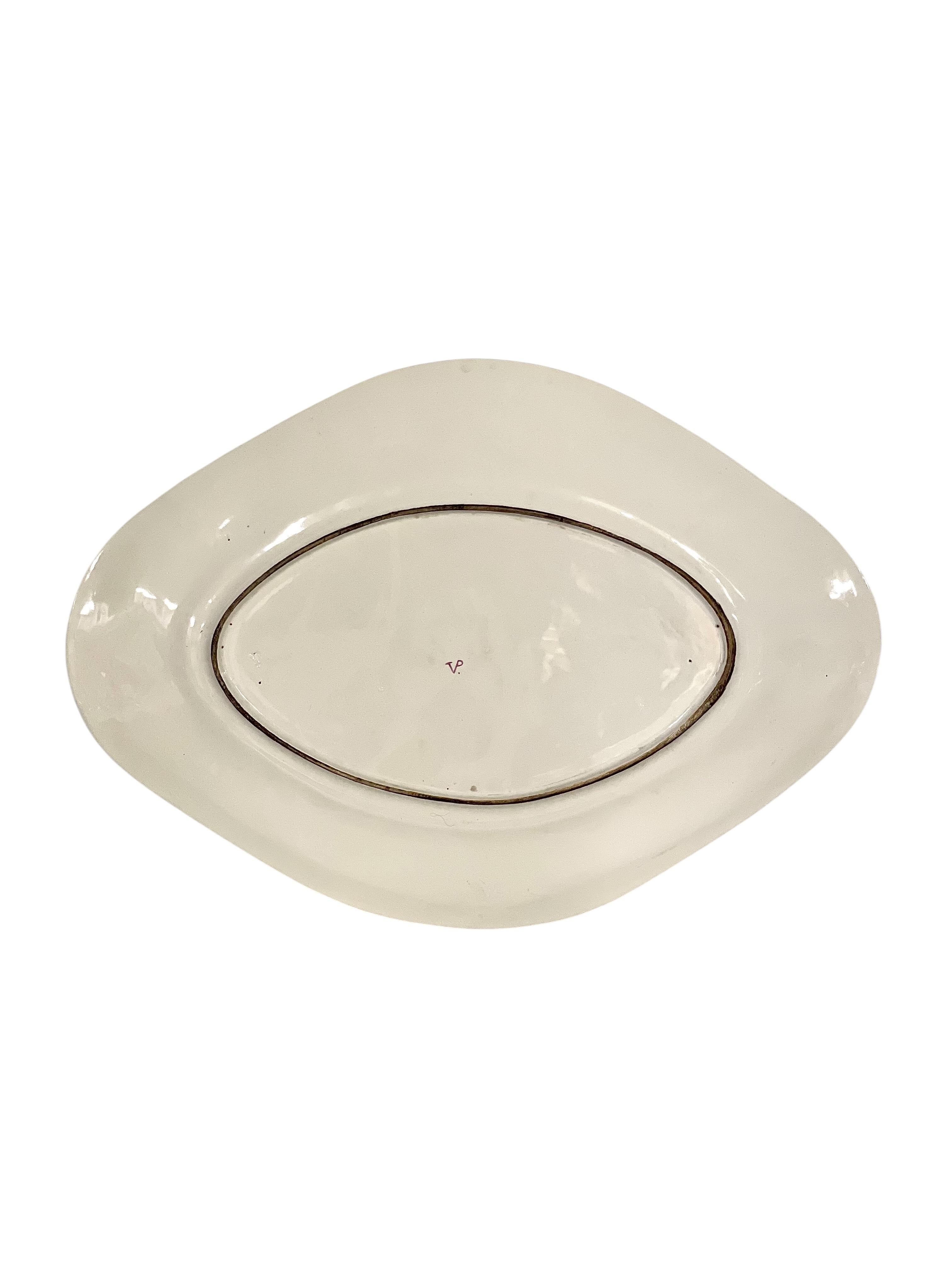 Sopera de loza del siglo XIX con tapa y plato, pintada a mano en venta 10