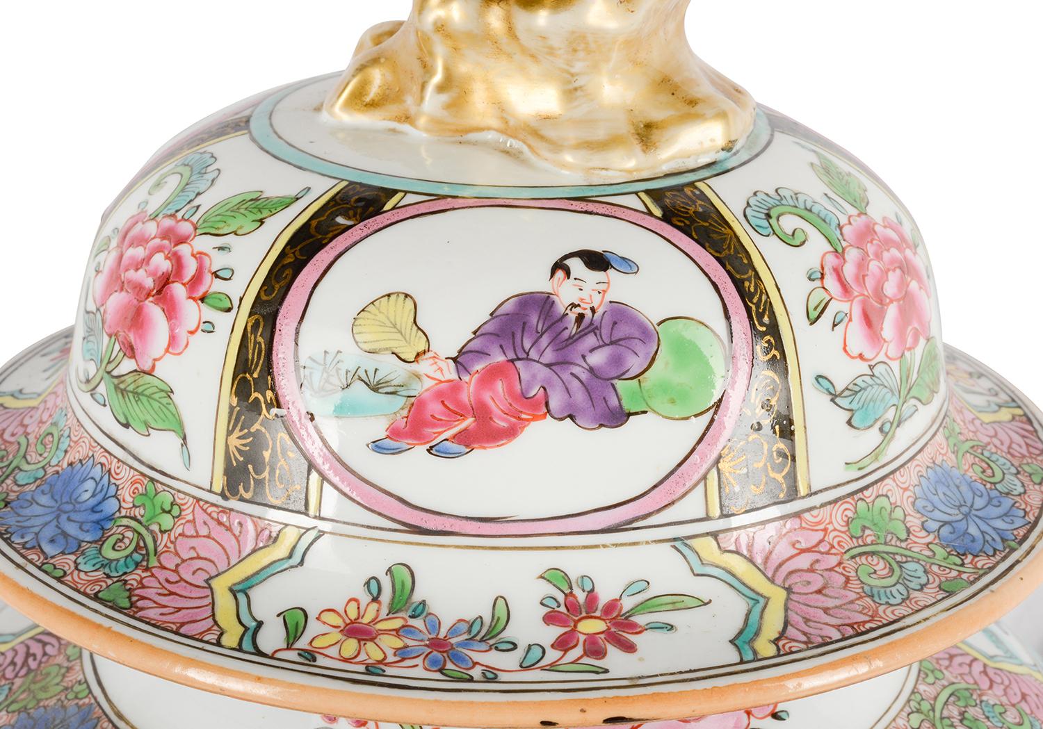 Français Vase/Lampe en porcelaine Samson de style Famille Rose du 19ème siècle en vente