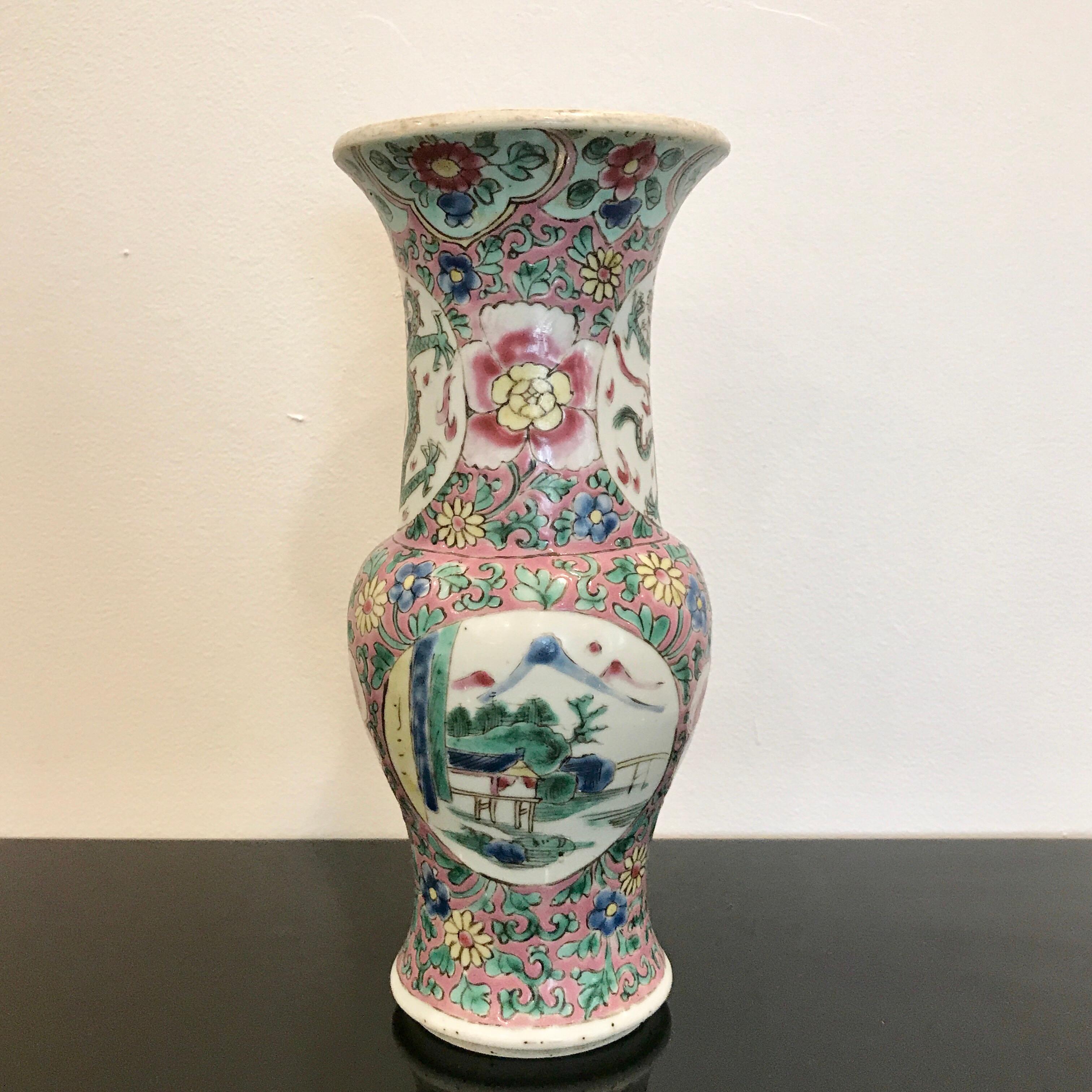 19th Century Famille Verte Chinese Export Vase For Sale 8