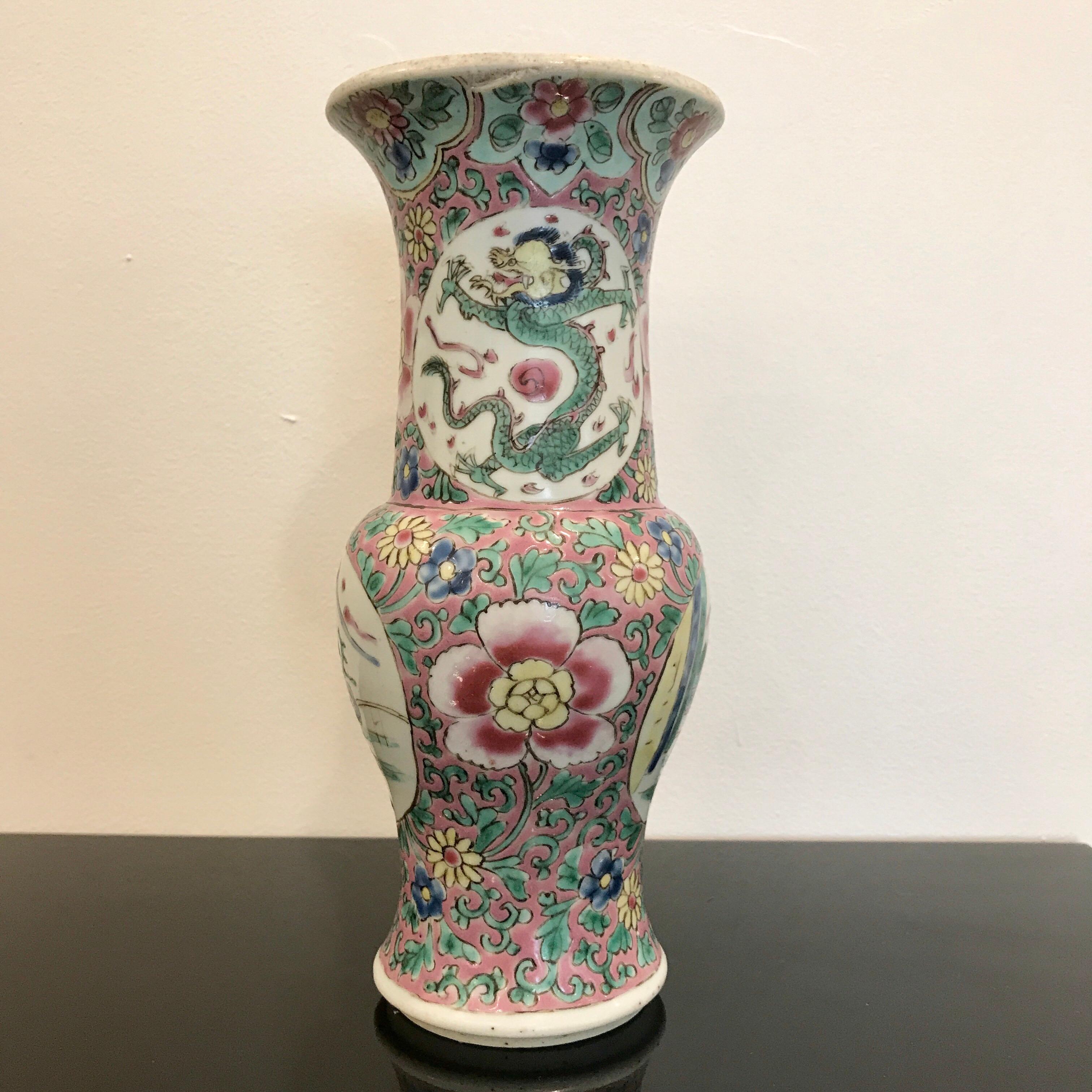 19th Century Famille Verte Chinese Export Vase For Sale 2