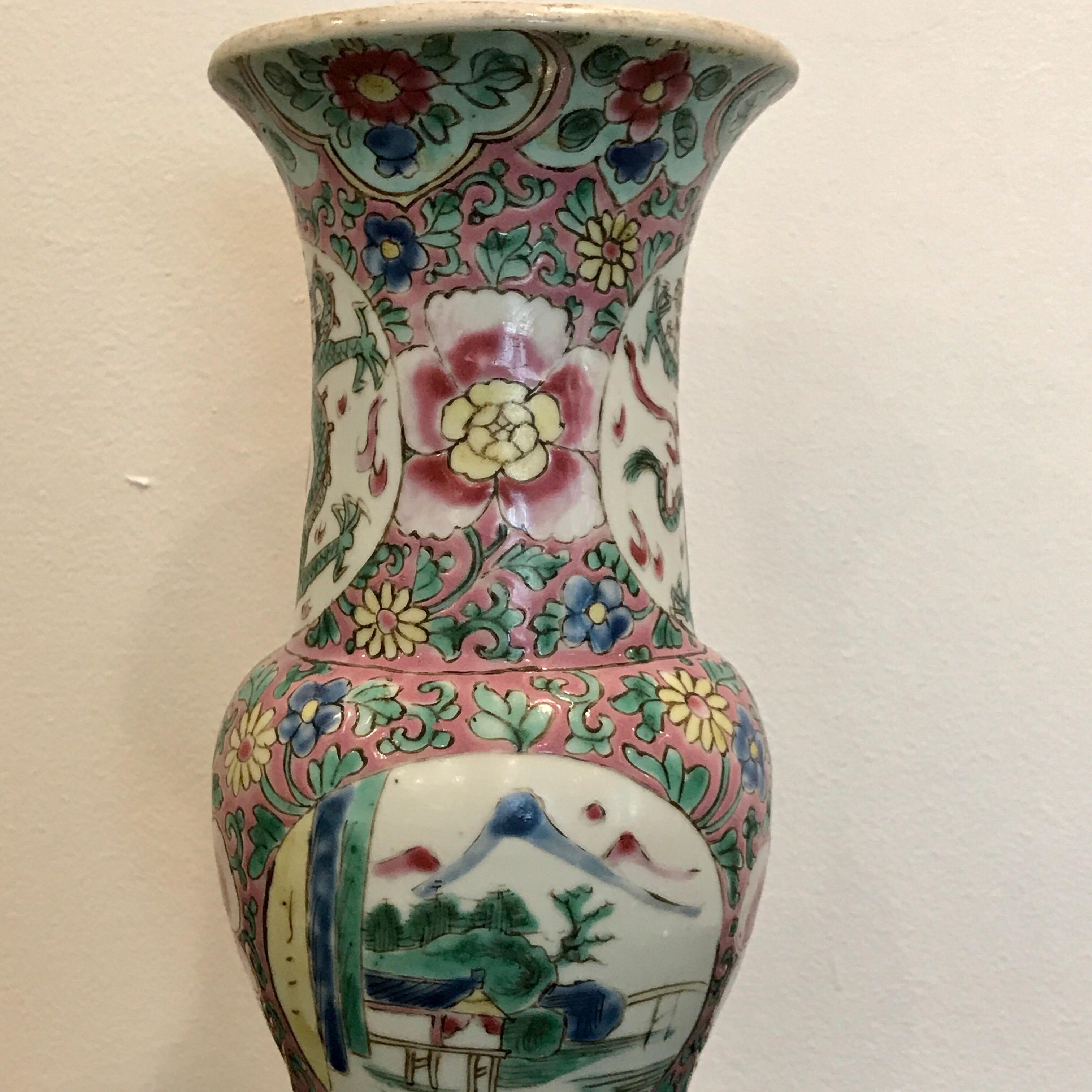 19th Century Famille Verte Chinese Export Vase For Sale 3