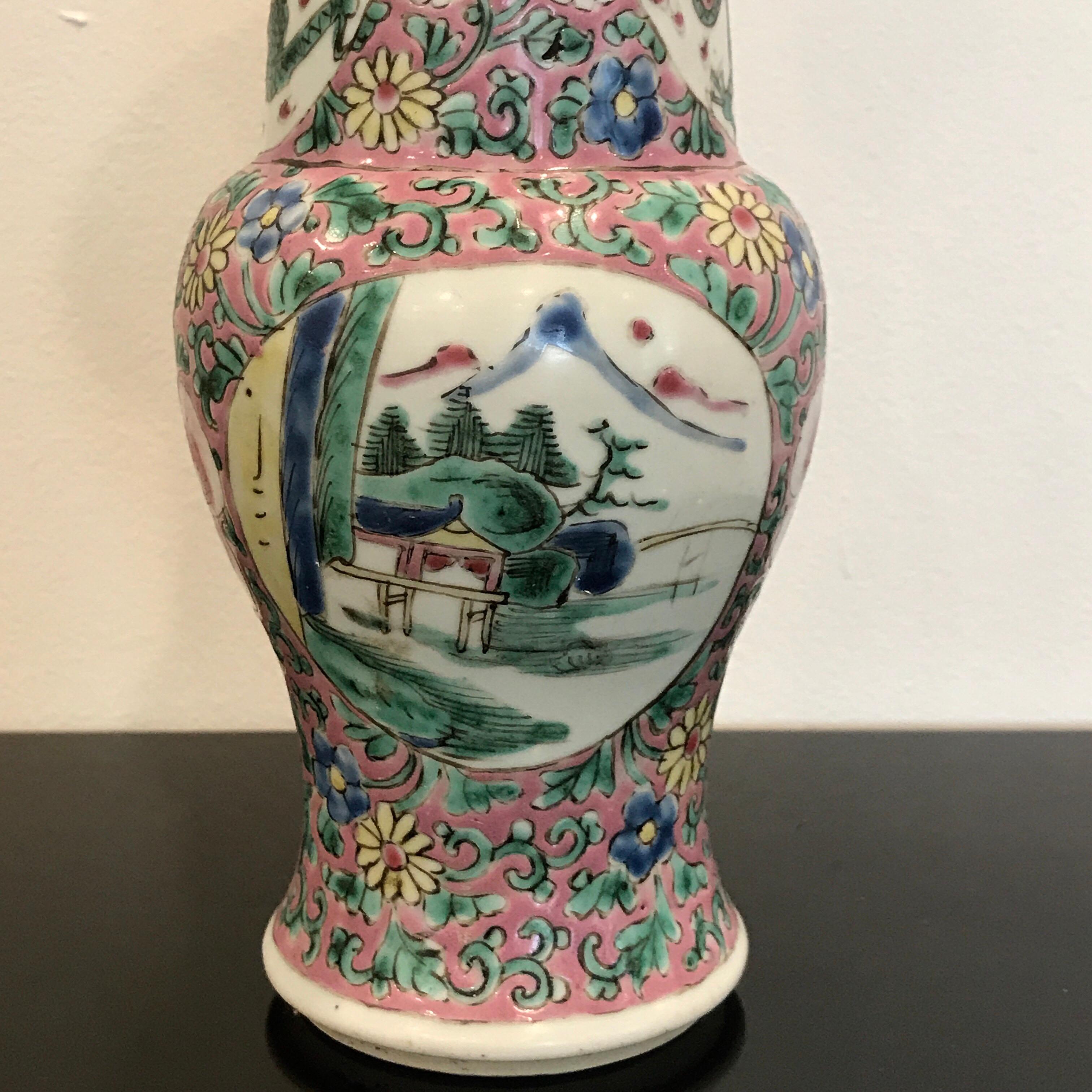 19th Century Famille Verte Chinese Export Vase For Sale 4