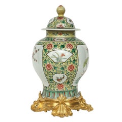 19th Century Famille Verte Chinese Porcelain Lidded Urn