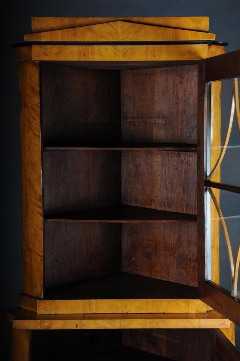 Fancy Biedermeier-Eckschrank aus dem 19. Jahrhundert, Vitrine, Birke 2